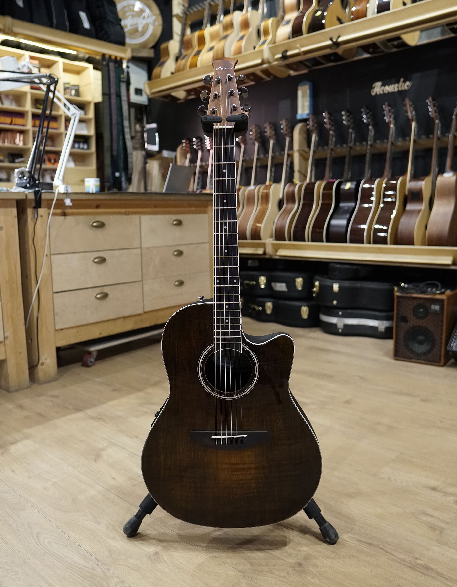 Электроакустическая гитара Ovation Applause AB24IIP-VF Balladeer Mid Cutaway - купить в "Гитарном Клубе"