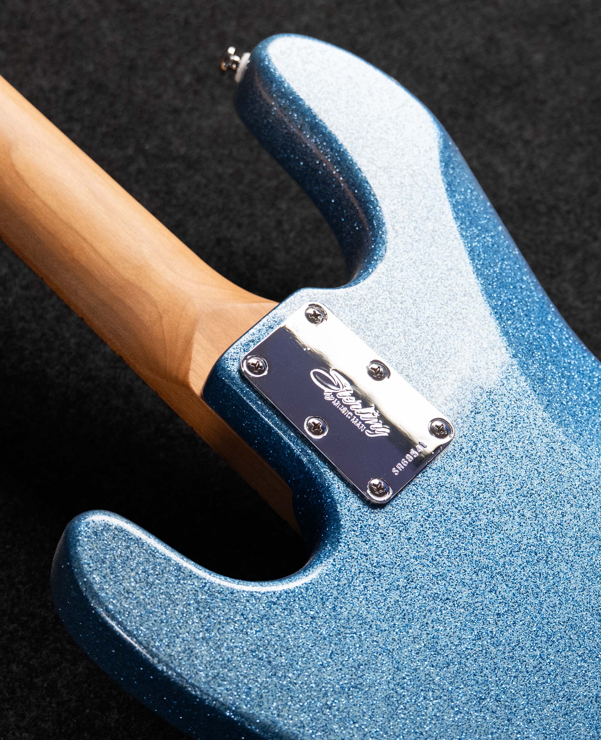 Бас-гитара Sterling StingRay RAY34-BSK, Blue Sparkle - купить в "Гитарном Клубе"
