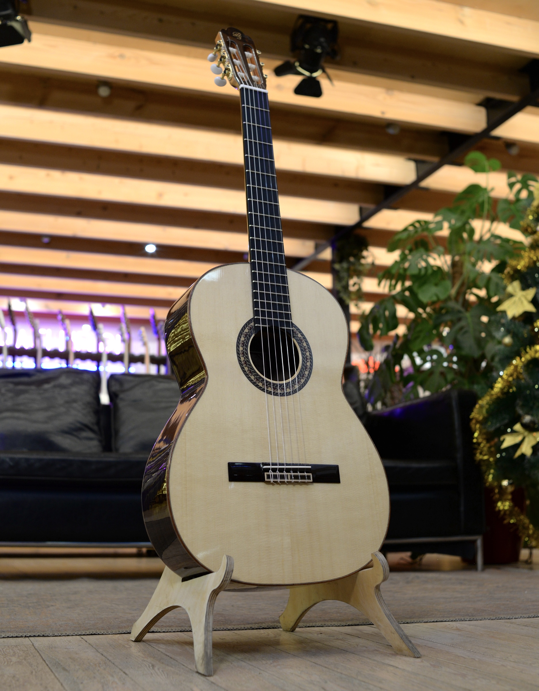 Классическая гитара Prudencio Saez 2-M (G-9) Spruce - купить в "Гитарном Клубе"