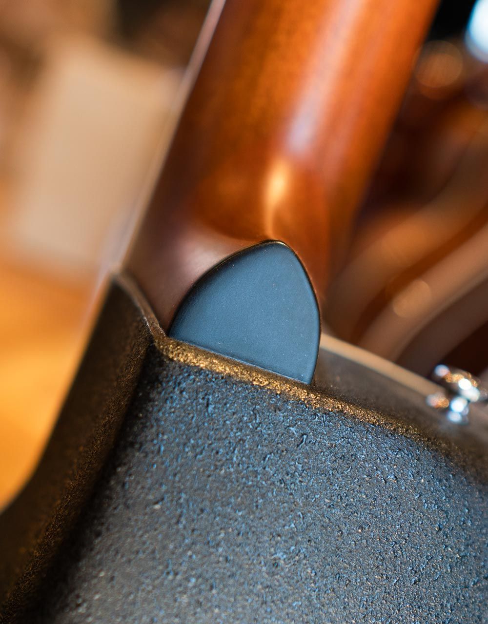 Электроакустическая гитара Ovation Applause AB24II-4S Balladeer Mid Cutaway Natural Satin - купить в "Гитарном Клубе"