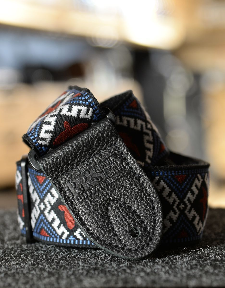 Ремень для гитары PRS Jacquard Hootenanny Strap, Red, White & Blue Birds - купить в "Гитарном Клубе"