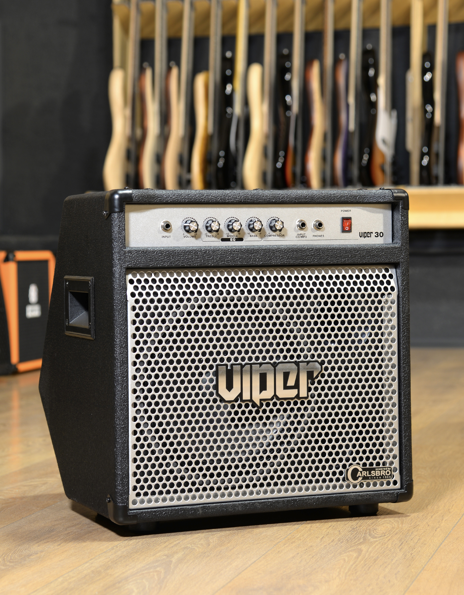 Kомбоусилитель для бас-гитары Carlsbro VIPER30 - купить в "Гитарном Клубе"