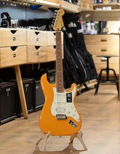 Электрогитара Fender Player Stratocaster Capri Orange HSS PF - купить в "Гитарном Клубе"