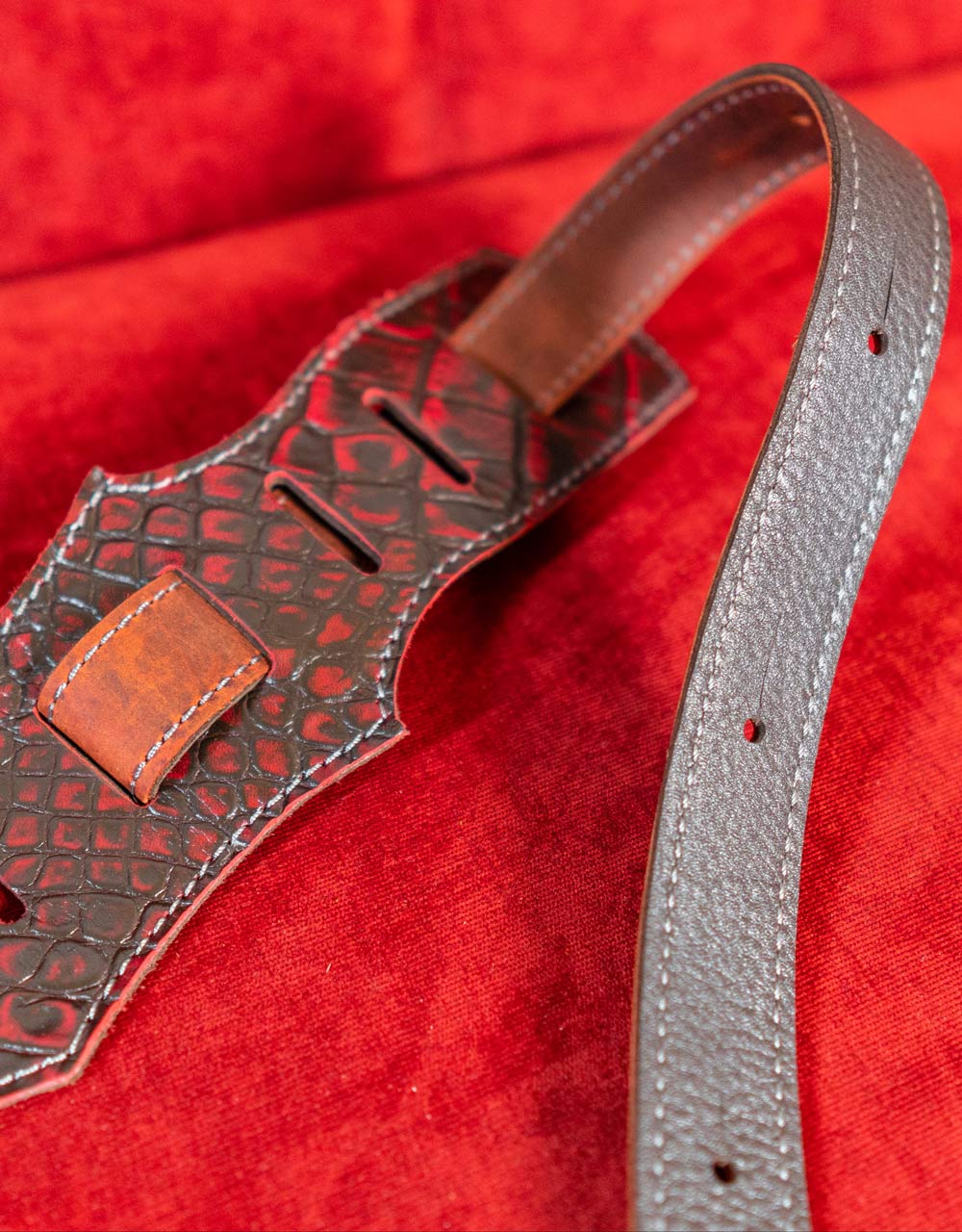 Ремень для гитары Custom Shop - купить в "Гитарном Клубе"