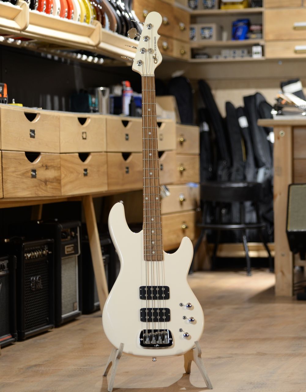 Бас-гитара G&L Tribute L-2000 Olympic White RW - купить в "Гитарном Клубе"