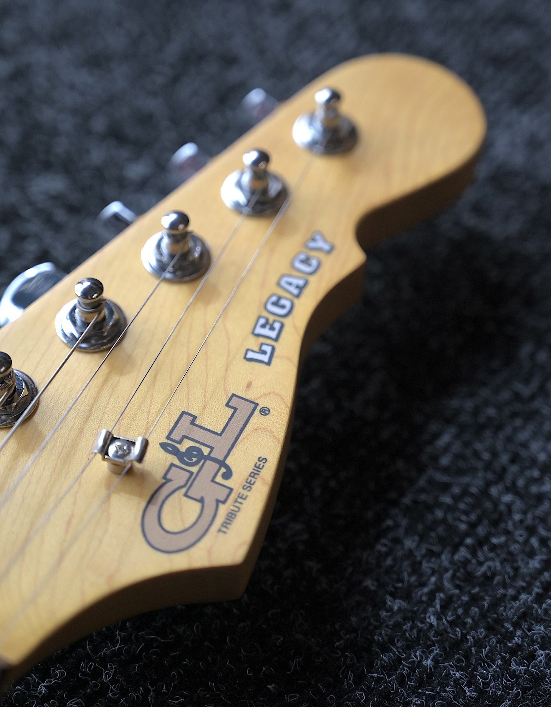 Электрогитара G&L Tribute Legacy 3-Tone Sunburst RW - купить в "Гитарном Клубе"