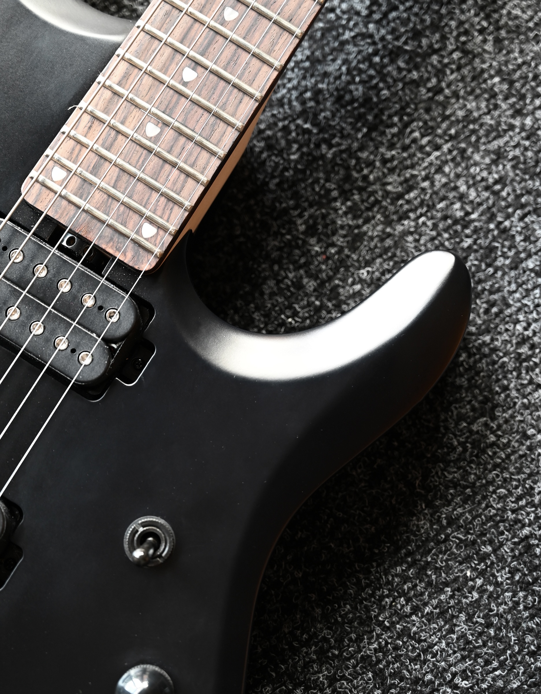 Электрогитара Sterling JP60 Stealth Black - купить в "Гитарном Клубе"