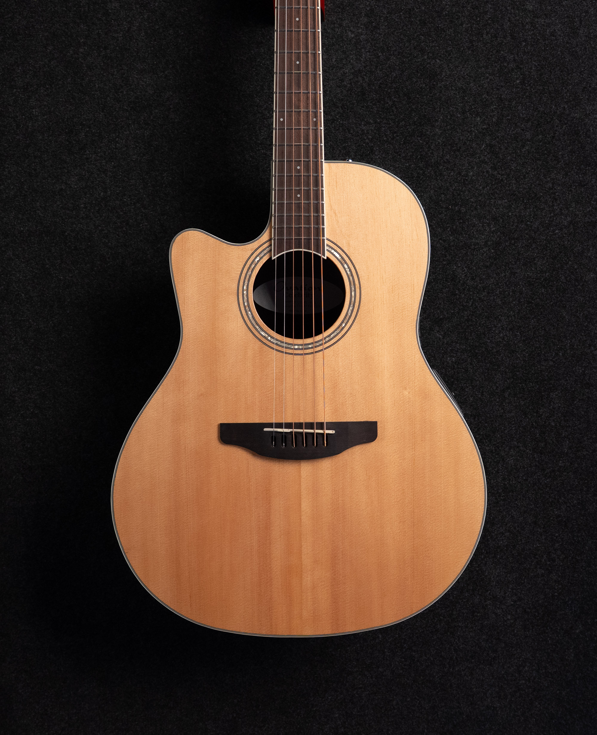 Электроакустическая гитара Ovation CS24L-4G Celebrity Standart Mid-Depth Natural - купить в "Гитарном Клубе"