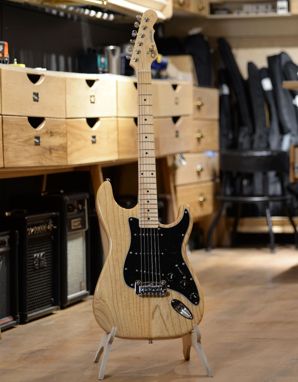 Электрогитара G&L Tribute Legacy Natural Ash MP - купить в "Гитарном Клубе"