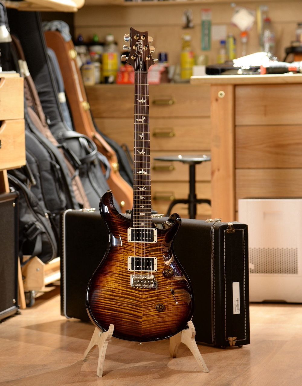 Электрогитара PRS CUSTOM 24 REG GEN III 85/15 BLACK GOLDBURST - купить в "Гитарном Клубе"