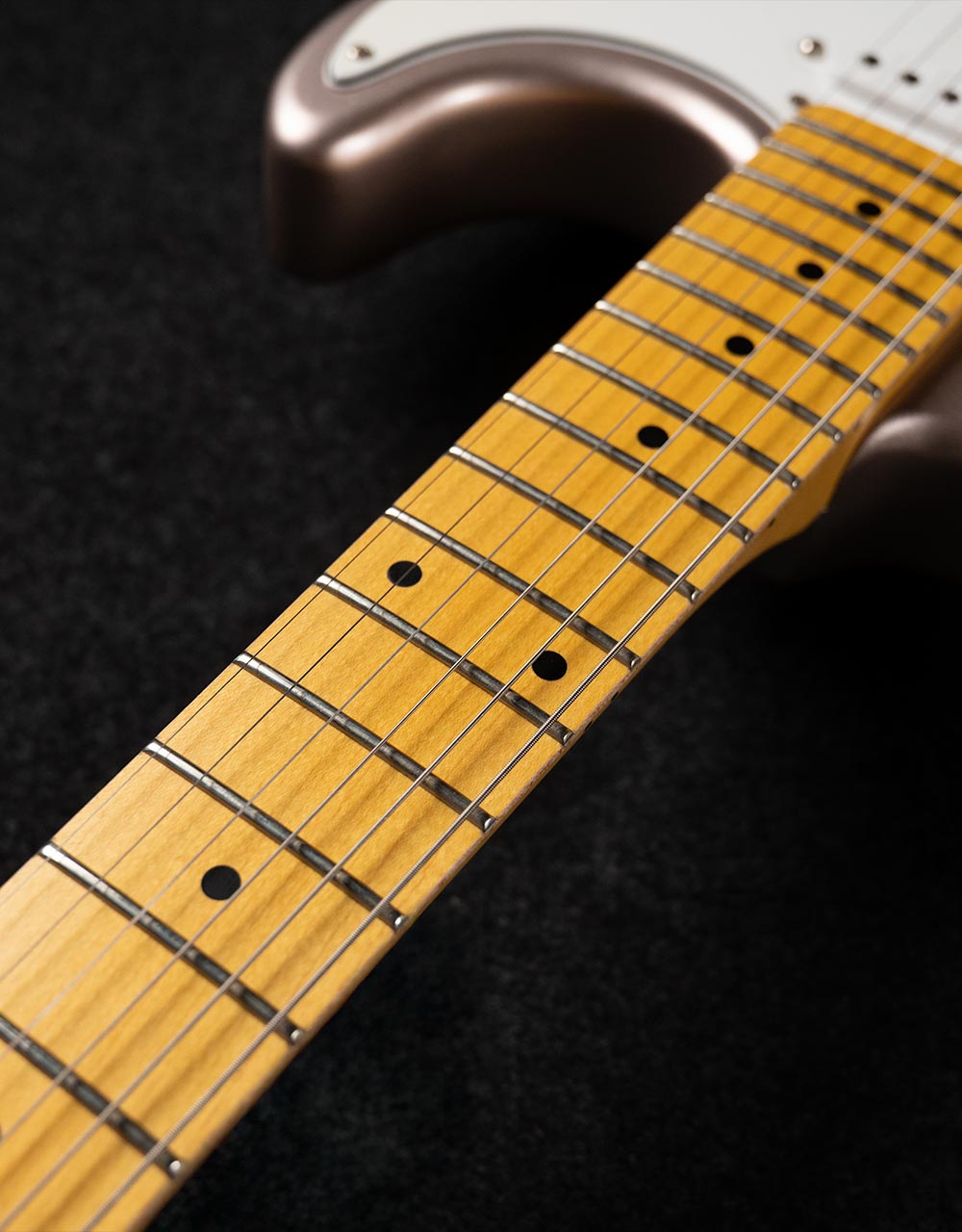 Электрогитара G&L Tribute Legacy Shoreline Gold MP Poplar - купить в "Гитарном Клубе"