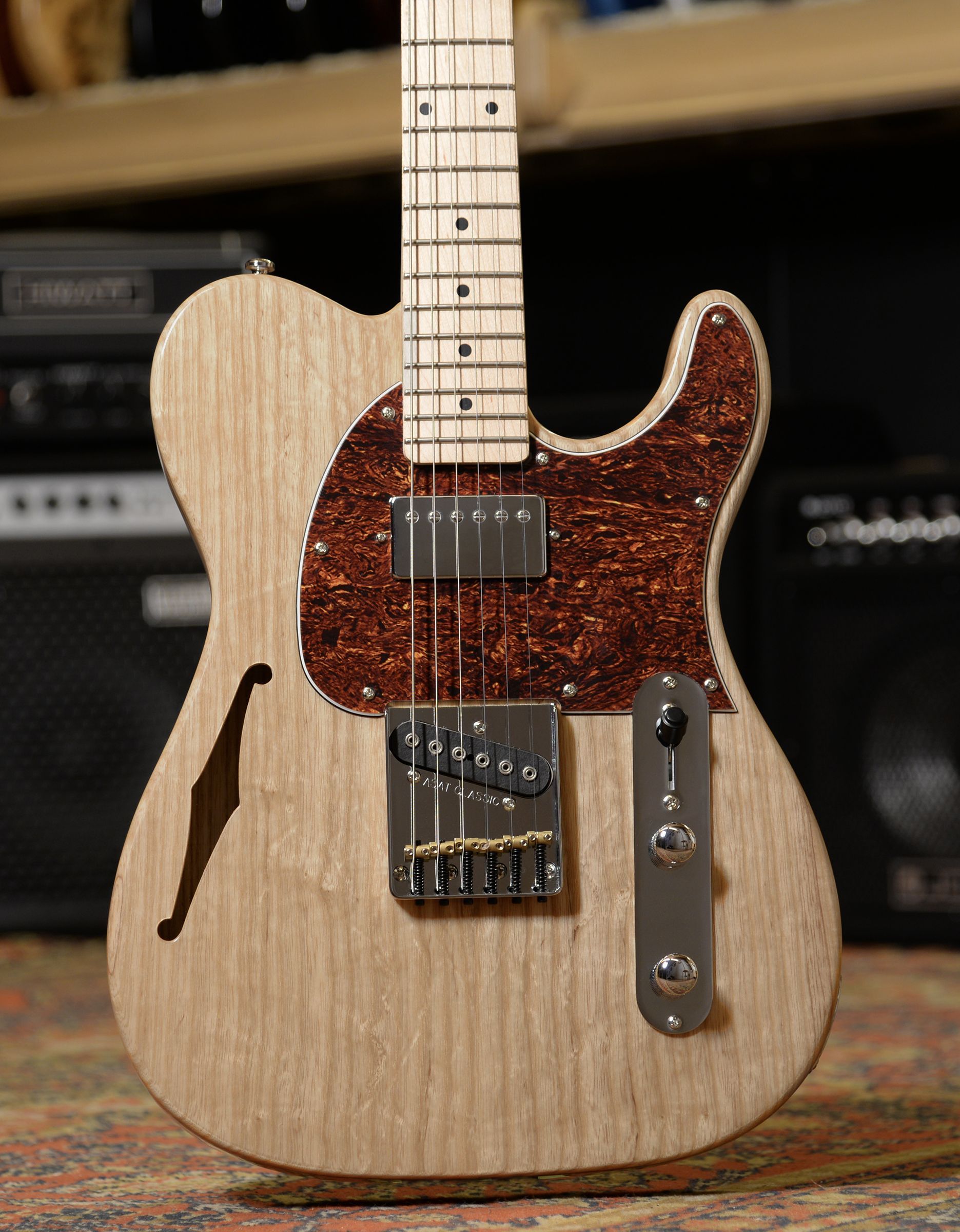 Электрогитара G&L Tribute ASAT Classic Bluesboy Semi-Hollow Natural Ash MP - купить в "Гитарном Клубе"