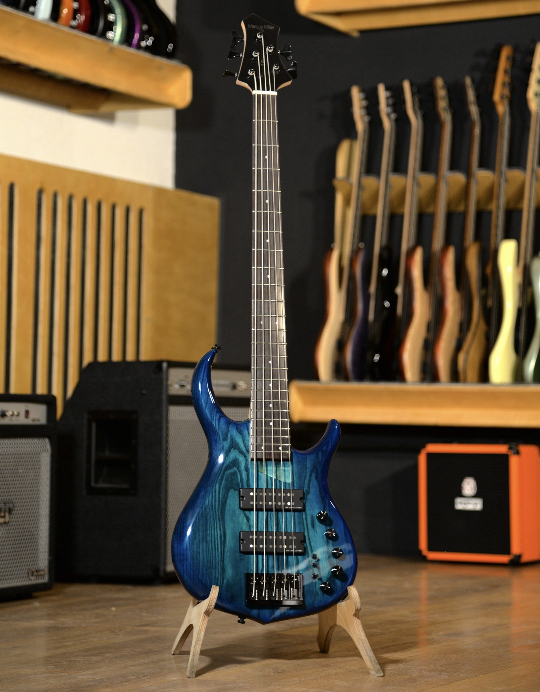 Бас-гитара Sire M5 Swamp Ash-5 NT - купить в "Гитарном Клубе"