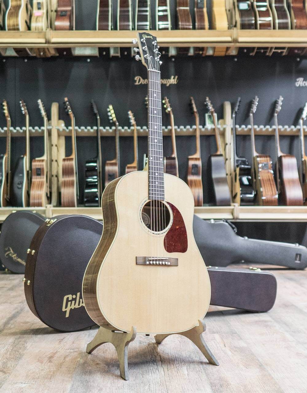 Электроакустическая гитара Gibson J-15 Standard Walnut Antique Natural - купить в "Гитарном Клубе"