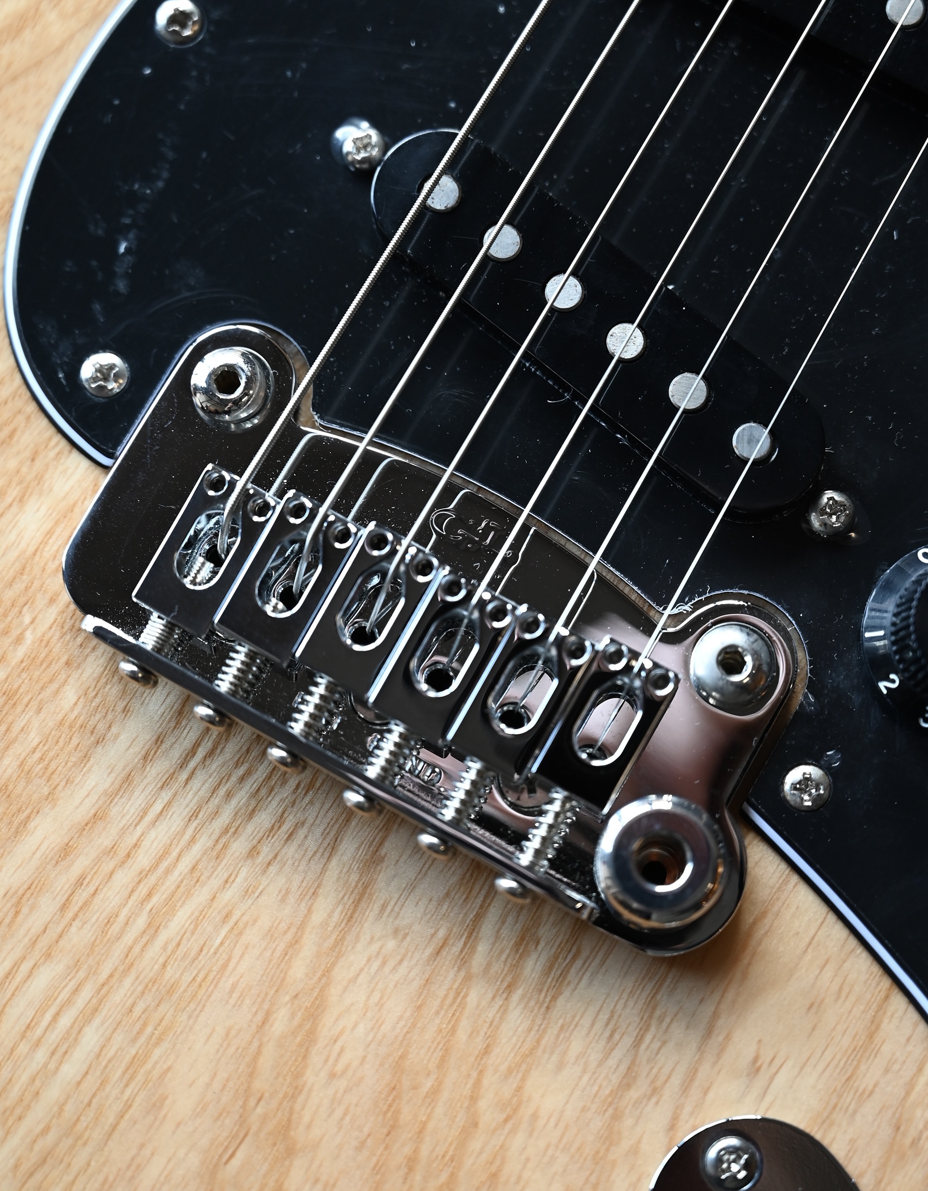 Электрогитара G&L Tribute Legacy Natural Ash MP - купить в "Гитарном Клубе"