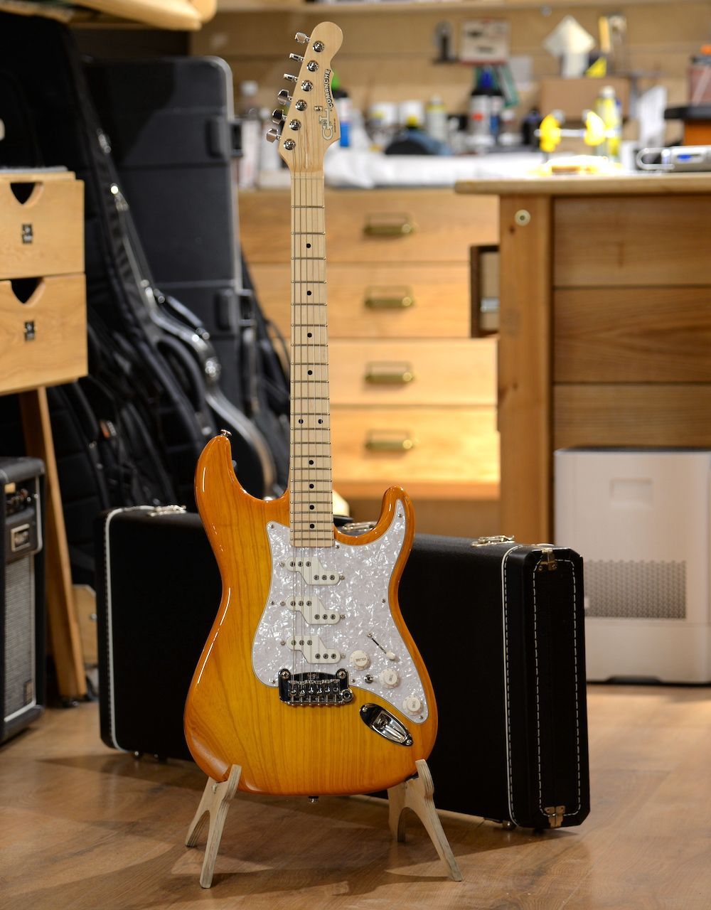 Электрогитара G&L Comanche Honeyburst MP - купить в "Гитарном Клубе"