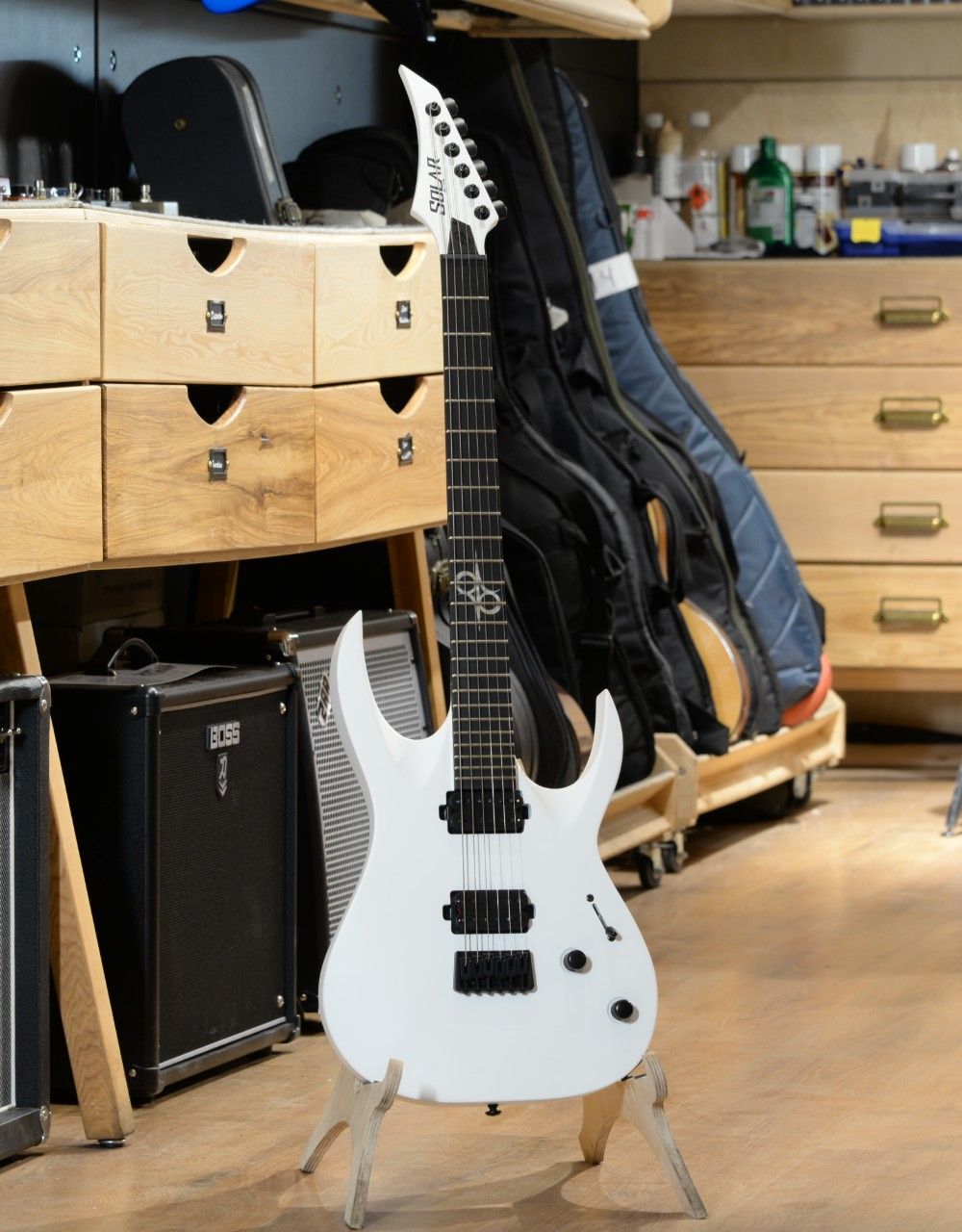 Электрогитара Solar Guitars A2.6W White - купить в "Гитарном Клубе"