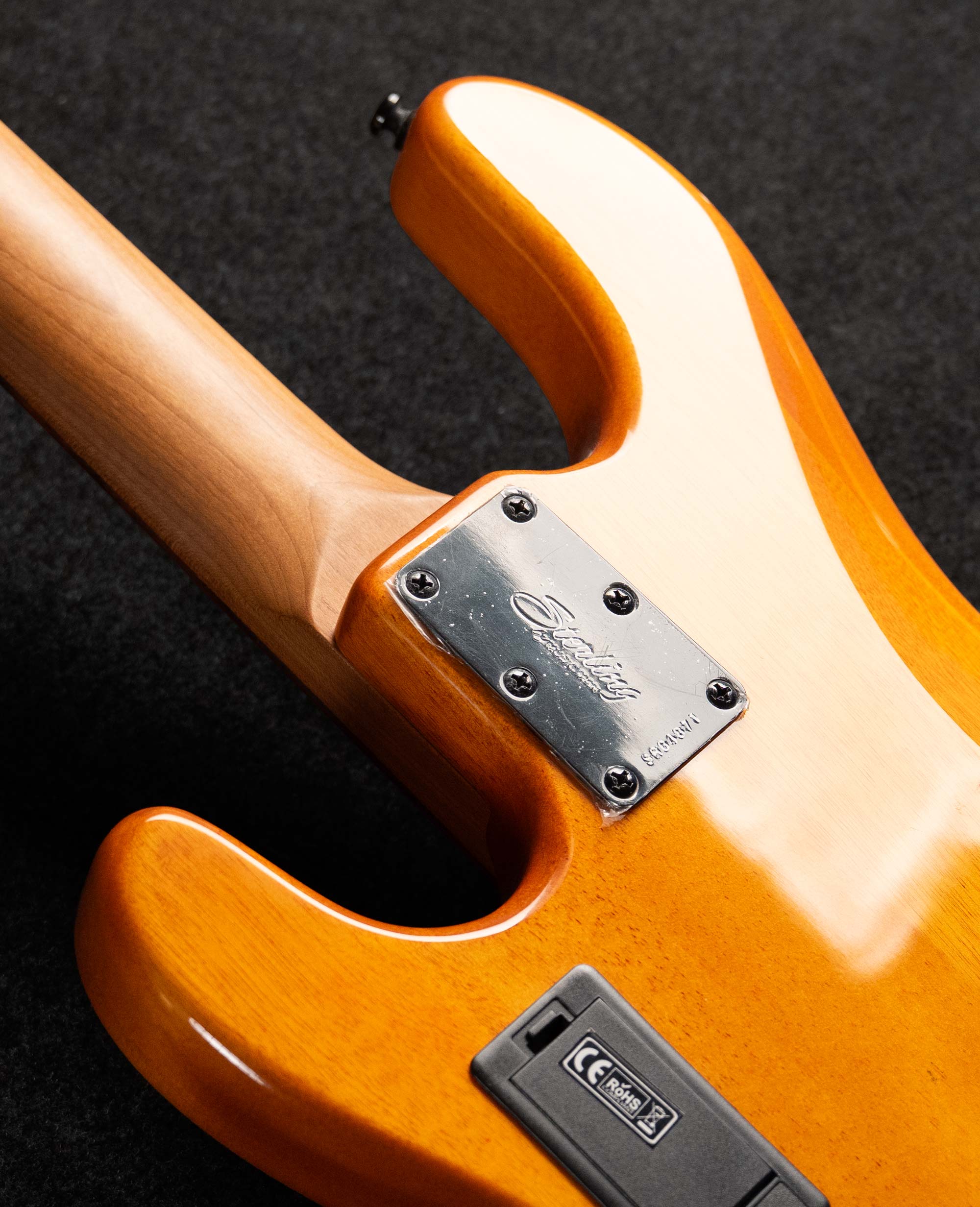 Бас-гитара Sterling StingRay RAY34HHPB-AM, Poplar Burl Top Amber - купить в "Гитарном Клубе"