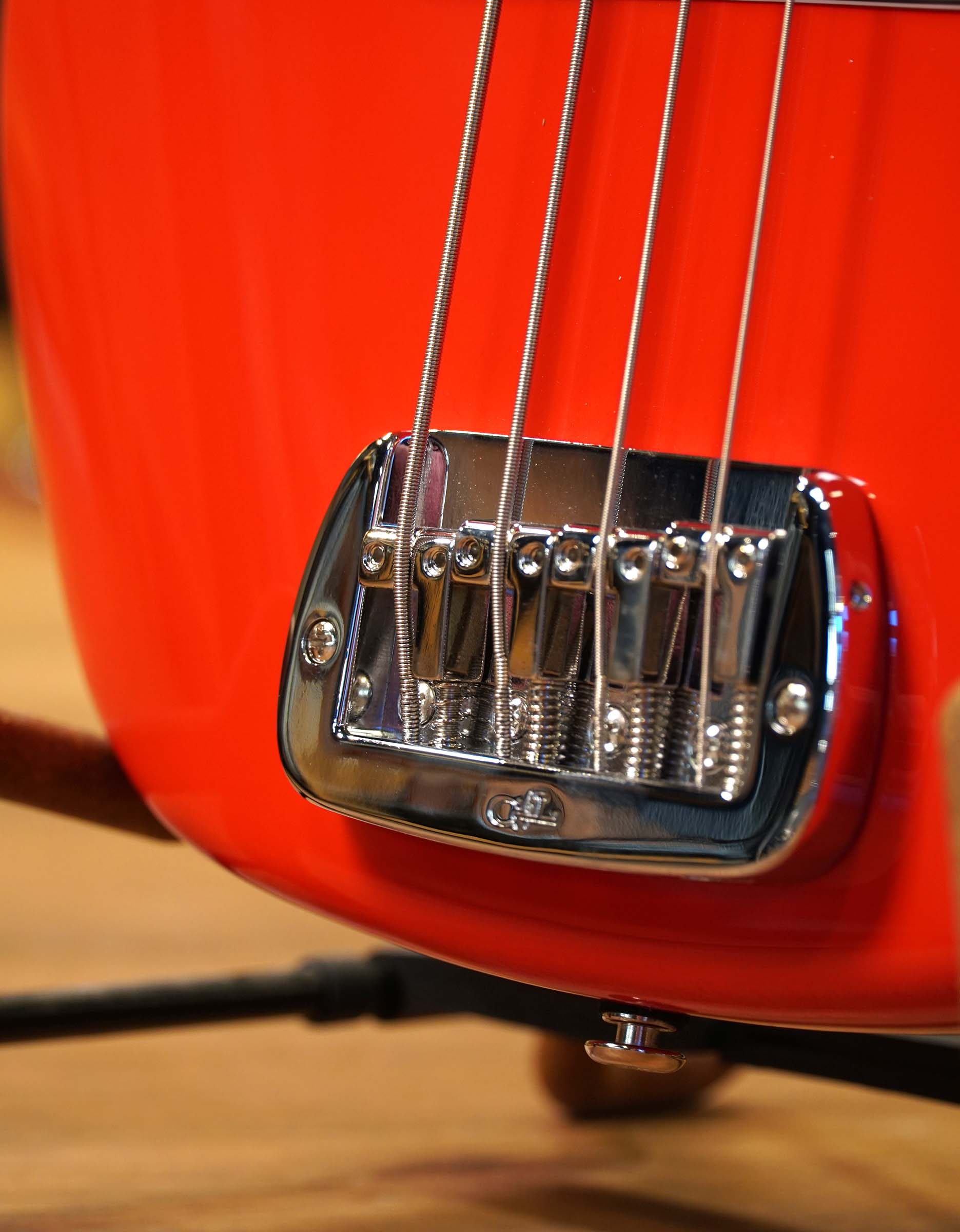 Бас-гитара G&L FD LB-100 Fullerton Red CR - купить в "Гитарном Клубе"
