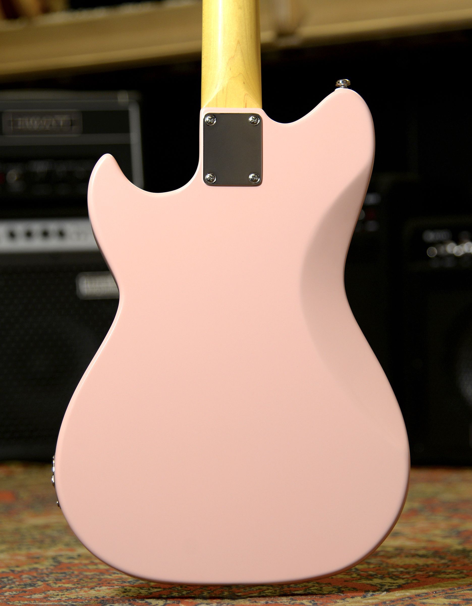 Электрогитара G&L Tribute Fallout Shell Pink MP Poplar - купить в "Гитарном Клубе"