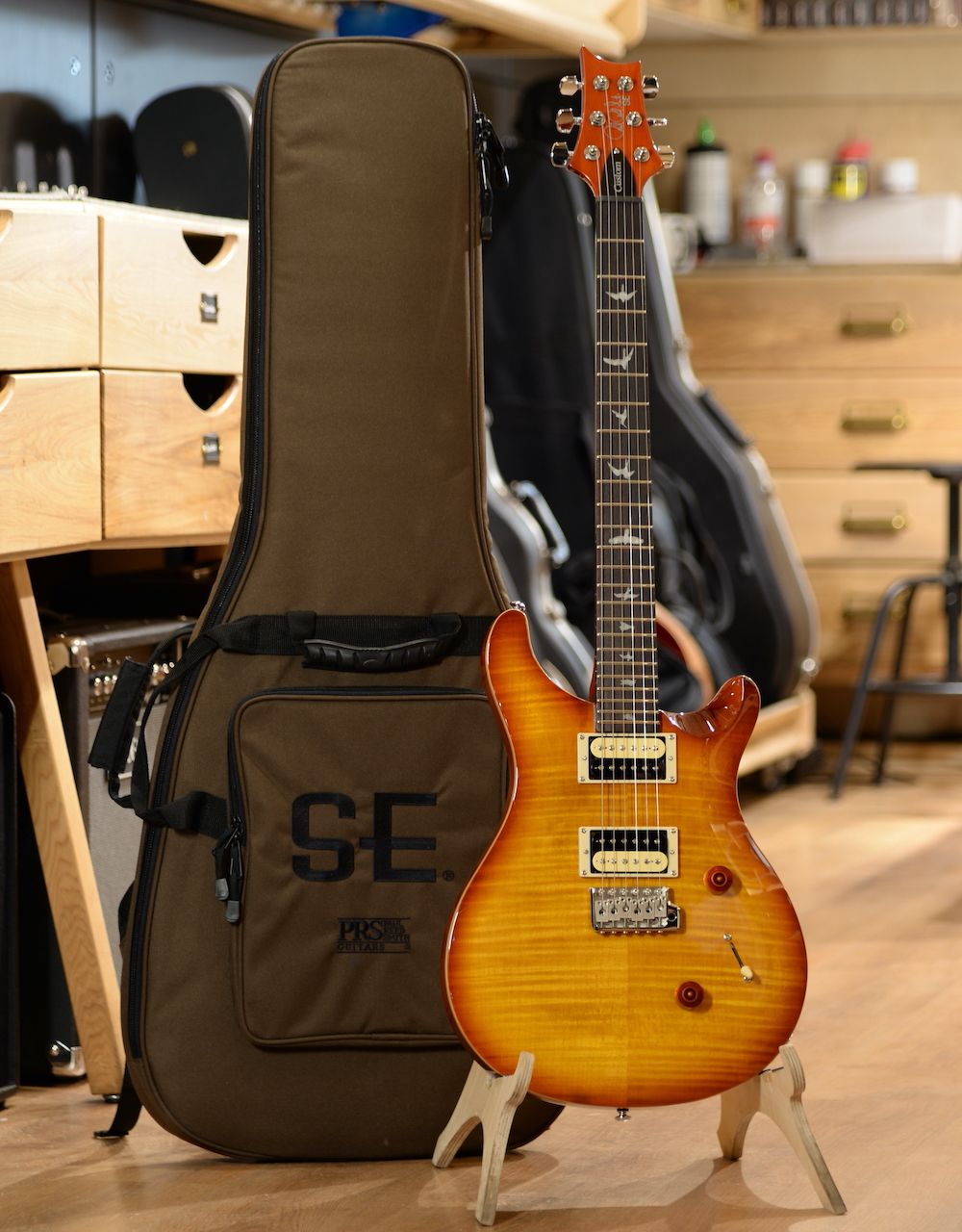 Электрогитара PRS SE CUSTOM 24 VINTAGE SUNBURST - купить в "Гитарном Клубе"
