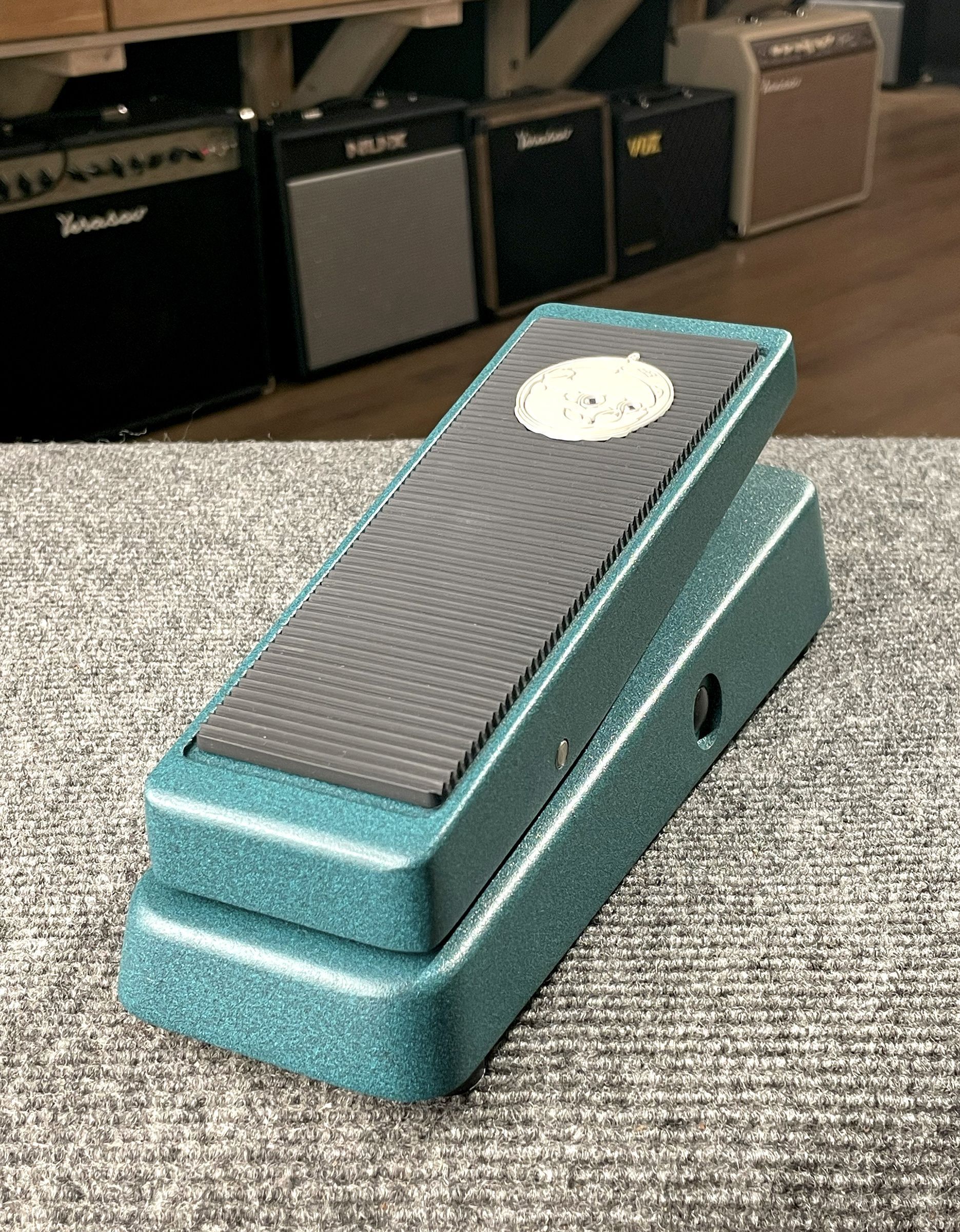 Гитарная педаль Pigtronix EXP Dual Expression Pedal - купить в "Гитарном Клубе"