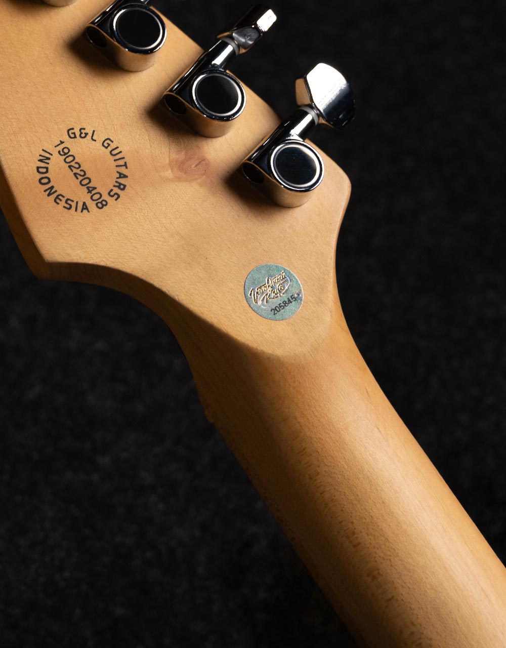 Электрогитара G&L Tribute Legacy Gloss Black MP Poplar - купить в "Гитарном Клубе"