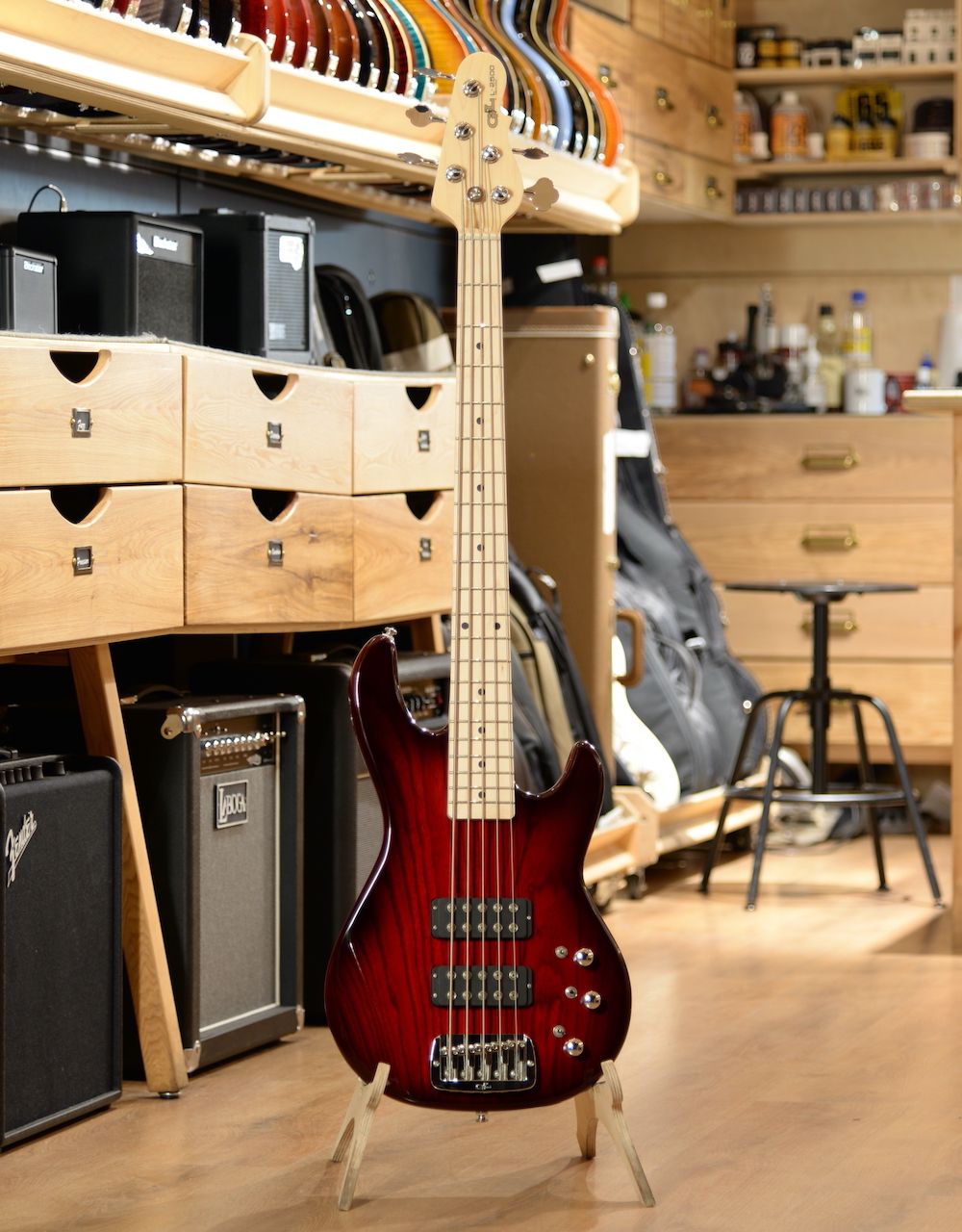 Бас-гитара G&L Tribute L-2500 Redburst MP - купить в "Гитарном Клубе"