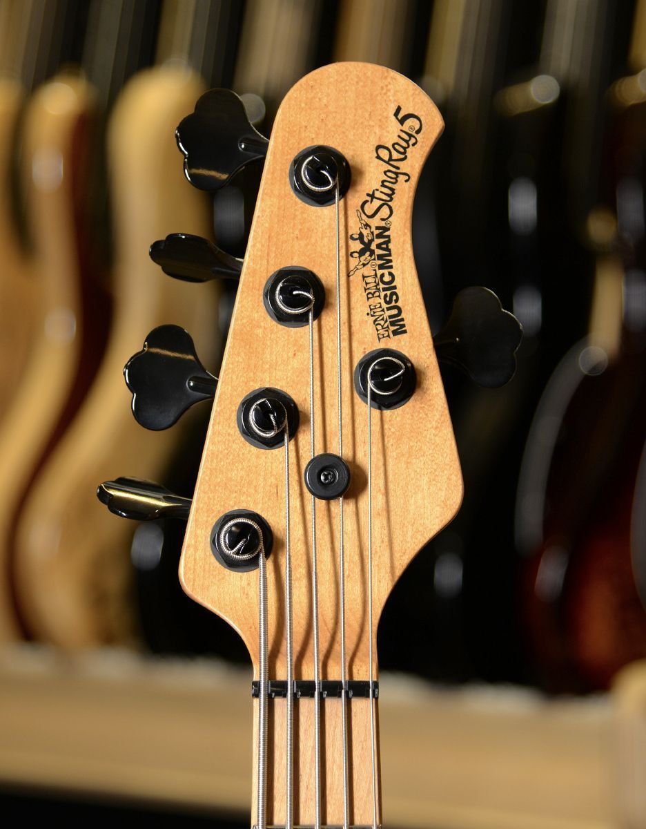 Бас-гитара Music Man StingRay Special, Black - купить в "Гитарном Клубе"