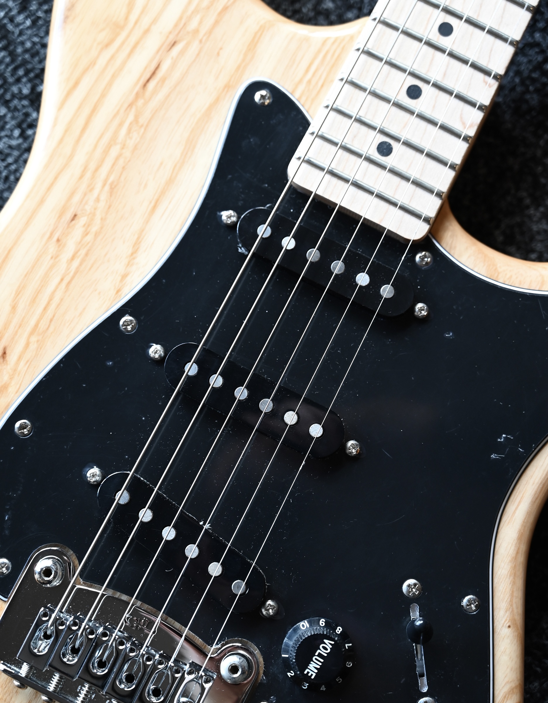 Электрогитара G&L Tribute Legacy Natural Ash MP - купить в "Гитарном Клубе"