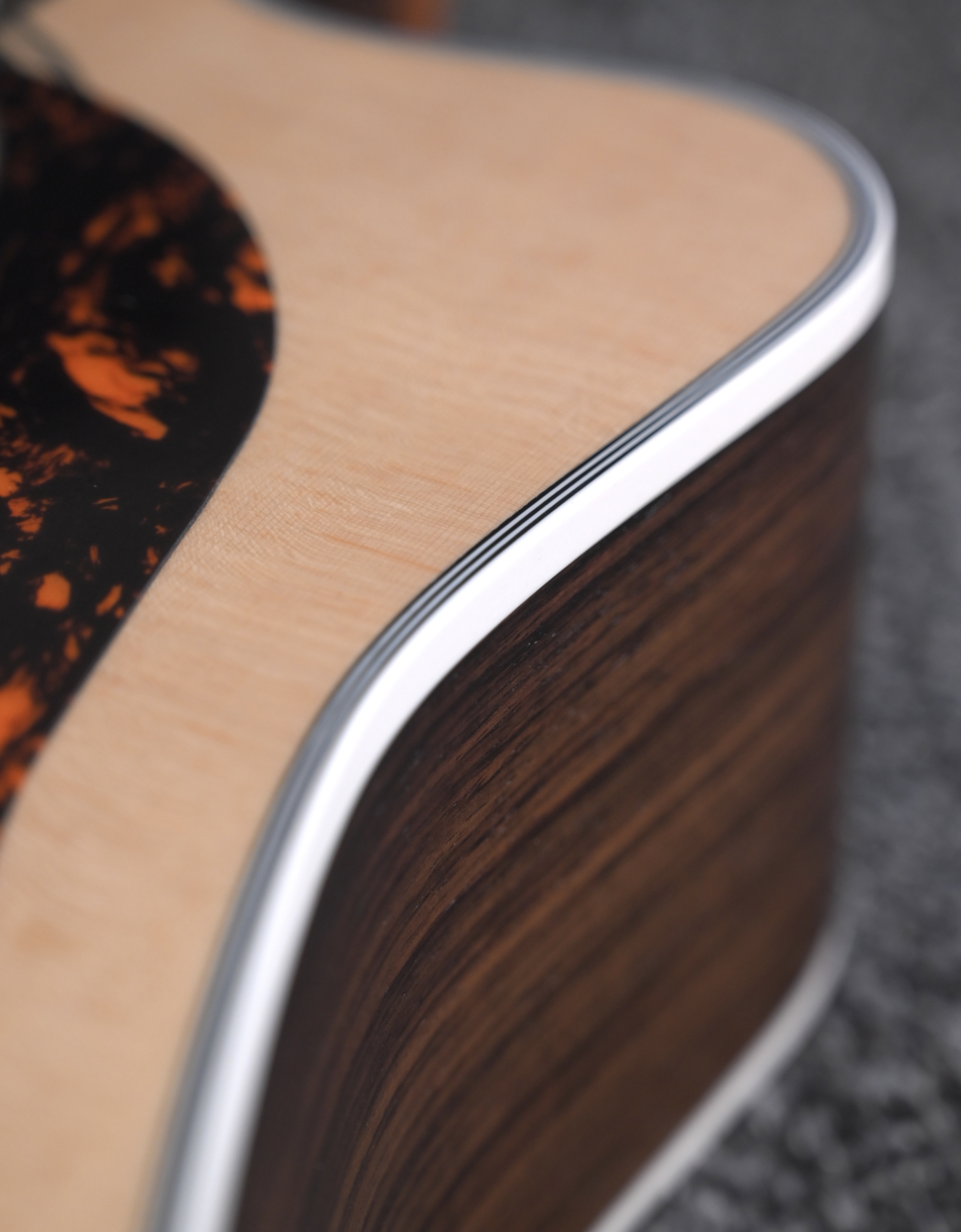 Электроакустическая гитара Maton ER90C - купить в "Гитарном Клубе"