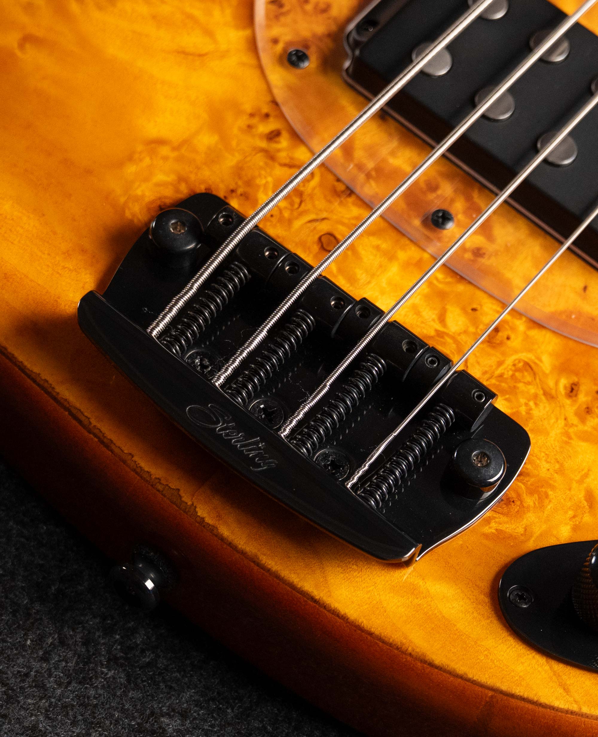 Бас-гитара Sterling StingRay RAY34HHPB-AM, Poplar Burl Top Amber - купить в "Гитарном Клубе"