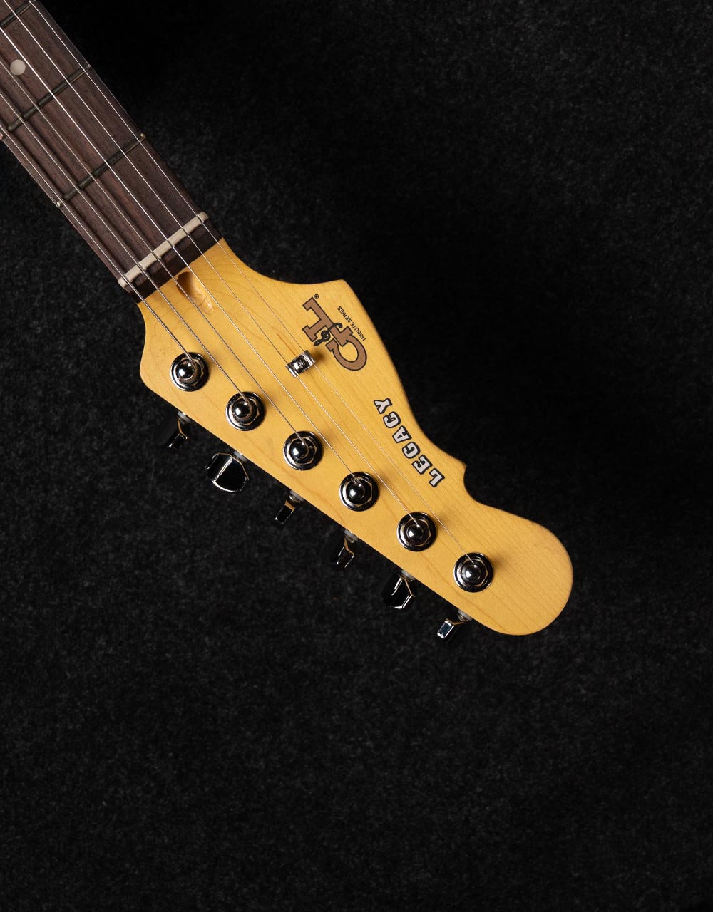 Электрогитара G&L Tribute Legacy L/H 3-Tone Sunburst RW - купить в "Гитарном Клубе"