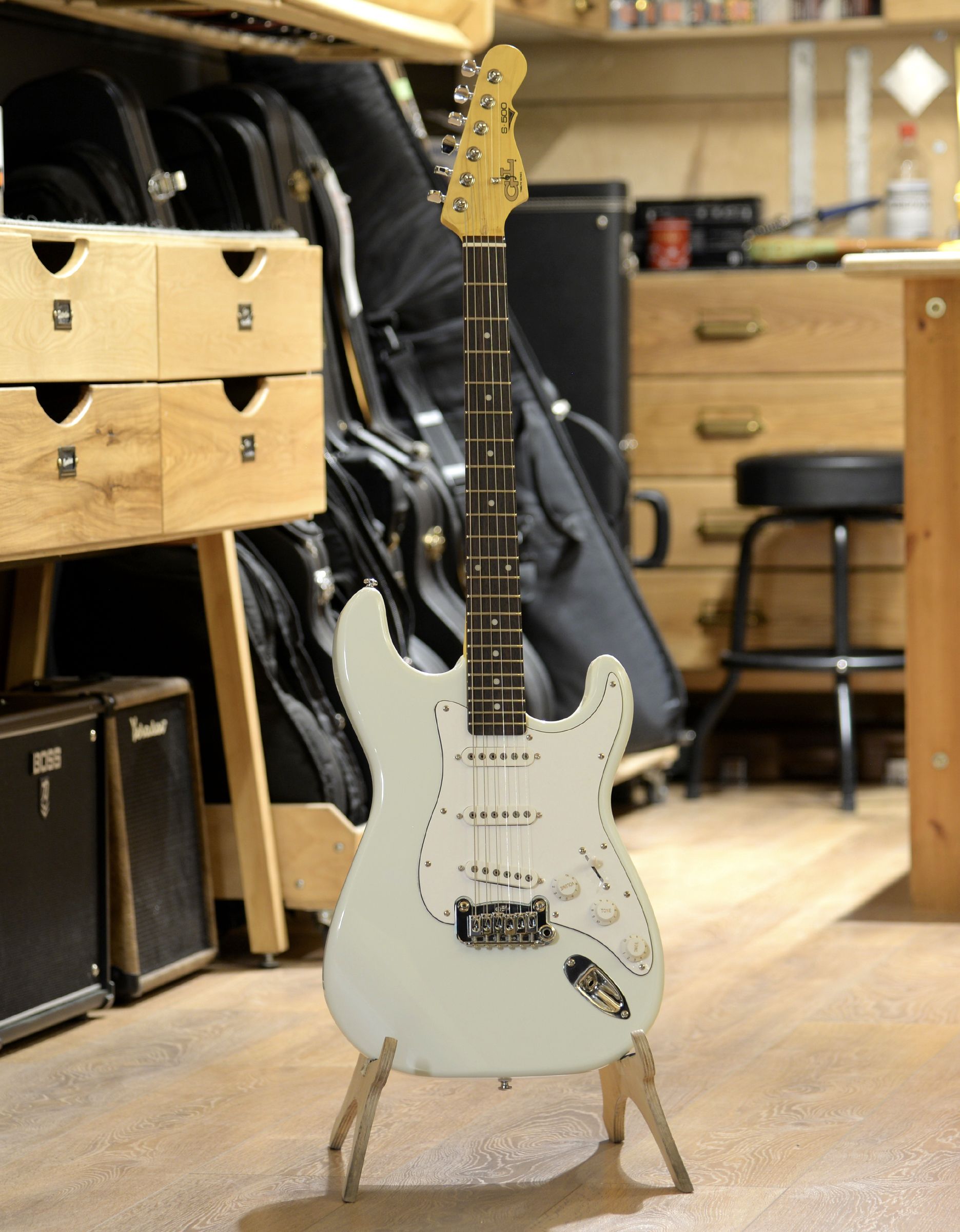 Электрогитара G&L Tribute S-500 Sonic Blue RW Poplar - купить в "Гитарном Клубе"