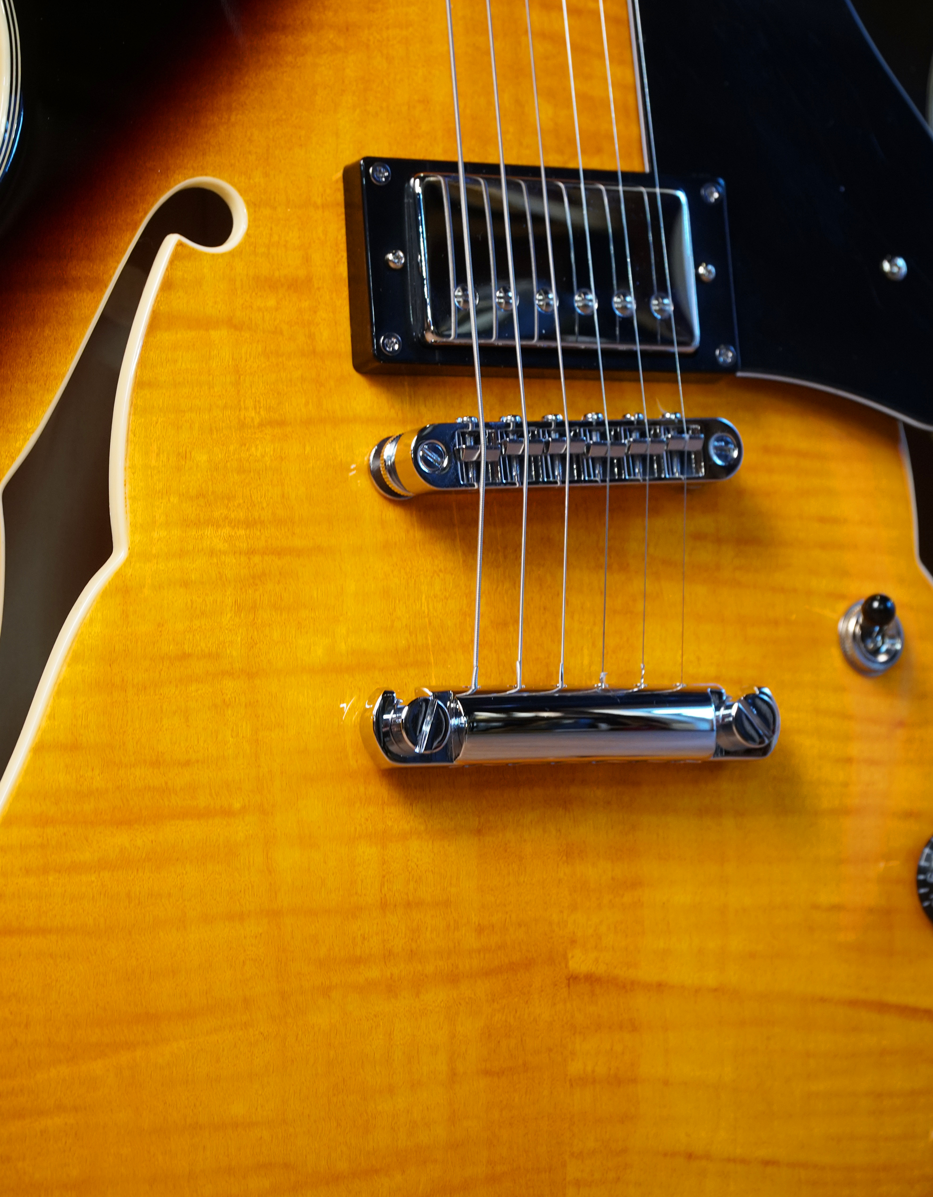 Полуакустическая гитара Sire H7 VS - купить в "Гитарном Клубе"