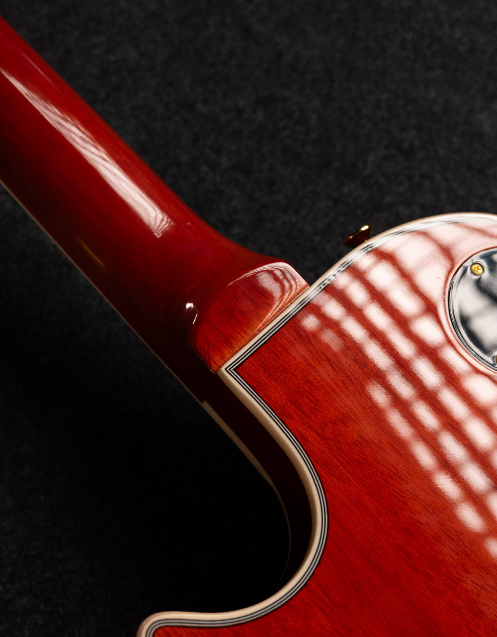 Электрогитара Aion E-50 Red - купить в "Гитарном Клубе"