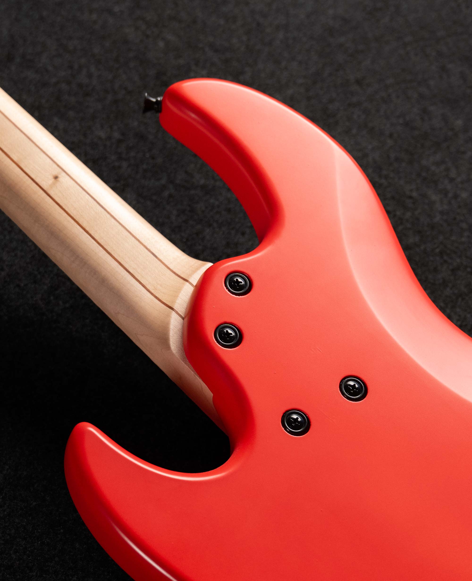 Бас-гитара Inspector Headless Red - купить в "Гитарном Клубе"