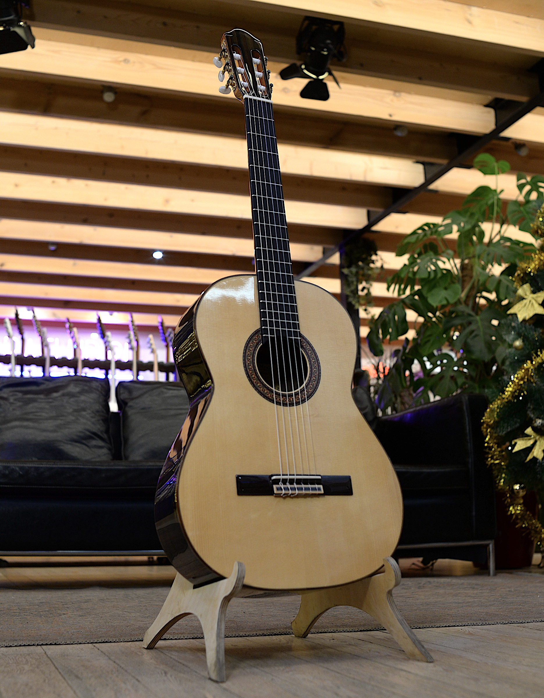 Классическая гитара Raimundo R130 Spruce - купить в "Гитарном Клубе"