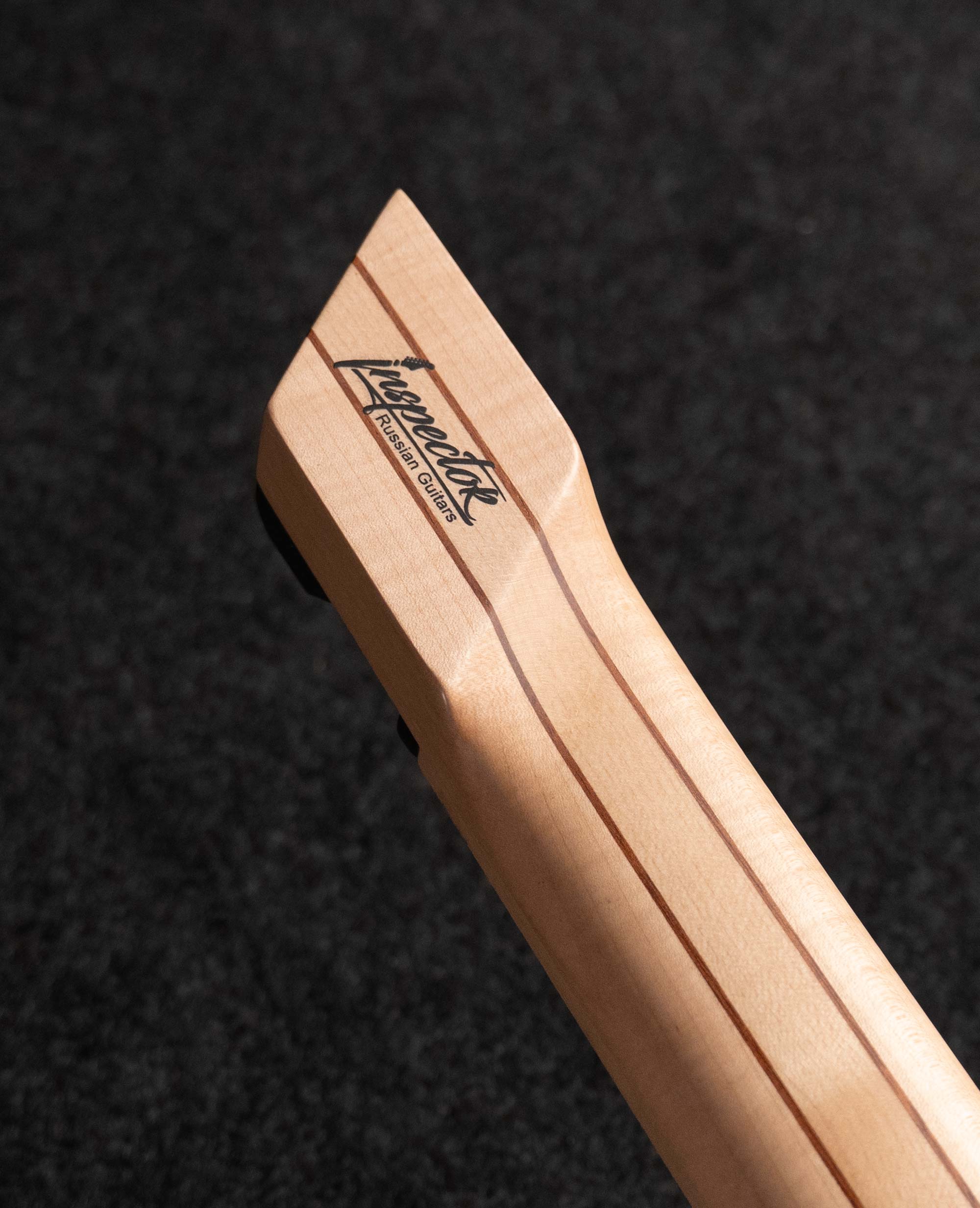 Бас-гитара Inspector Headless Red - купить в "Гитарном Клубе"