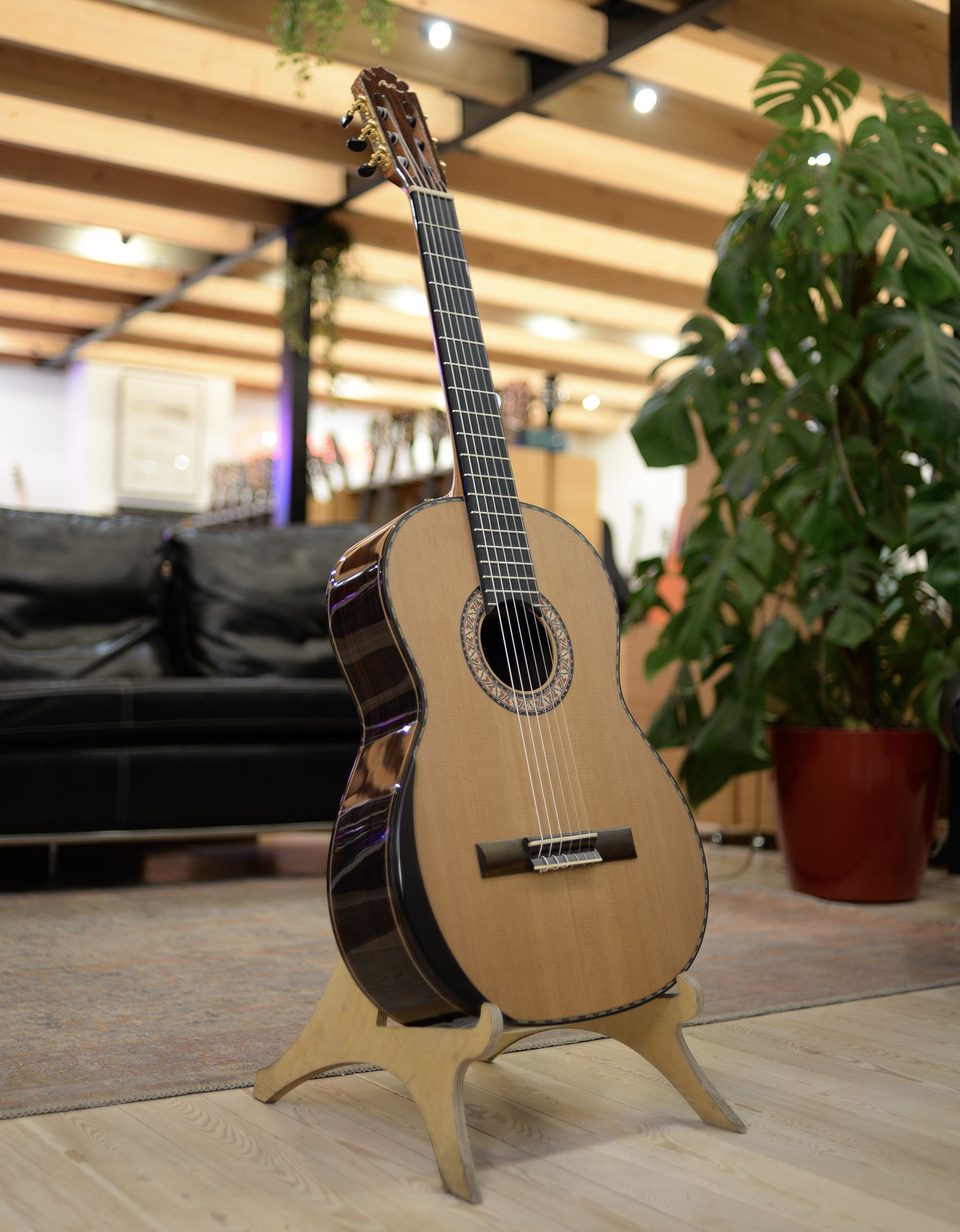 Классическая гитара Manuel Rodriguez F-C 4/4 Magistral - купить в "Гитарном Клубе"