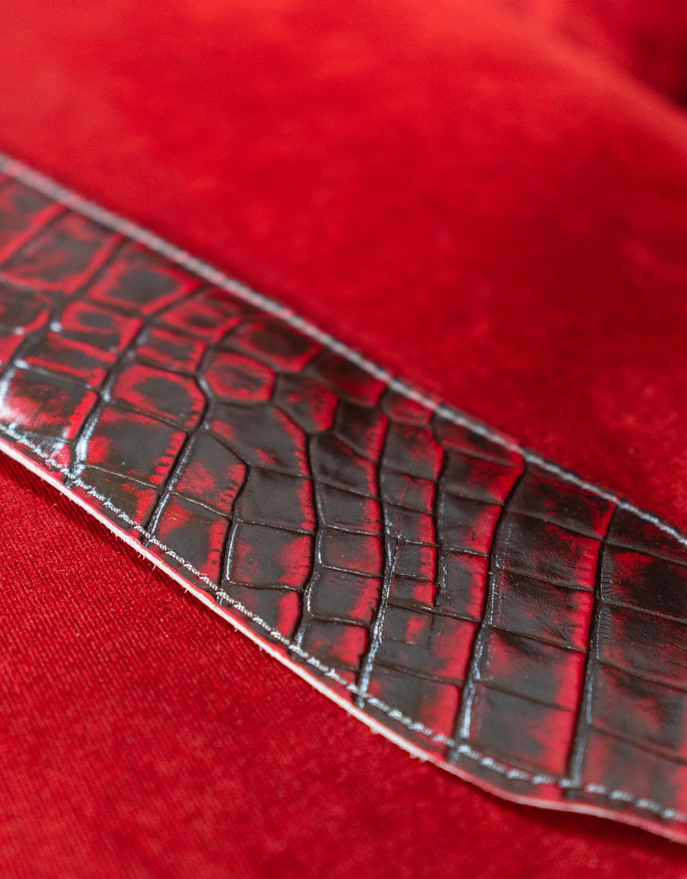 Ремень для гитары Custom Shop - купить в "Гитарном Клубе"