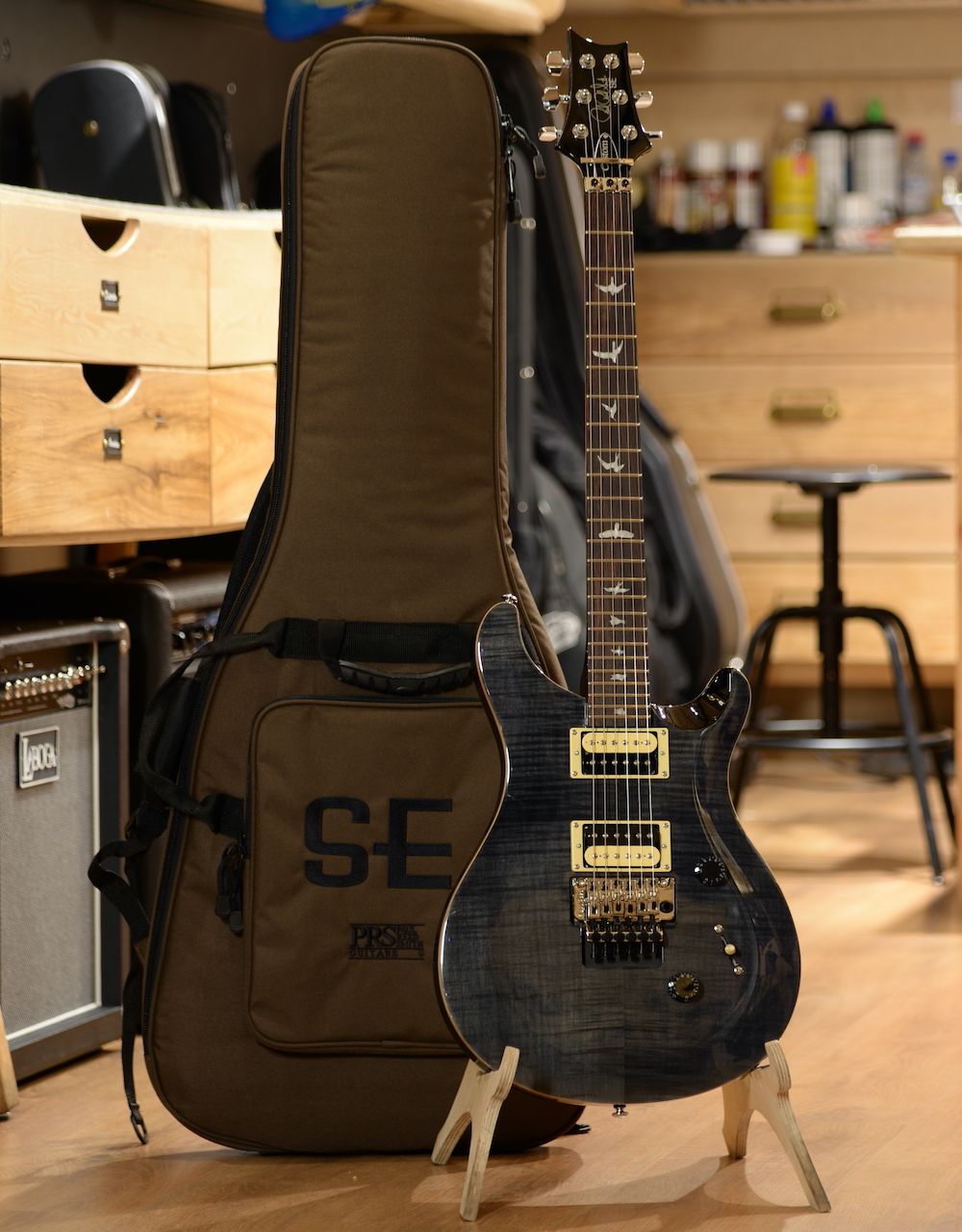 Электрогитара PRS SE CUSTOM 24 FLOYD GRAY BLACK - купить в "Гитарном Клубе"