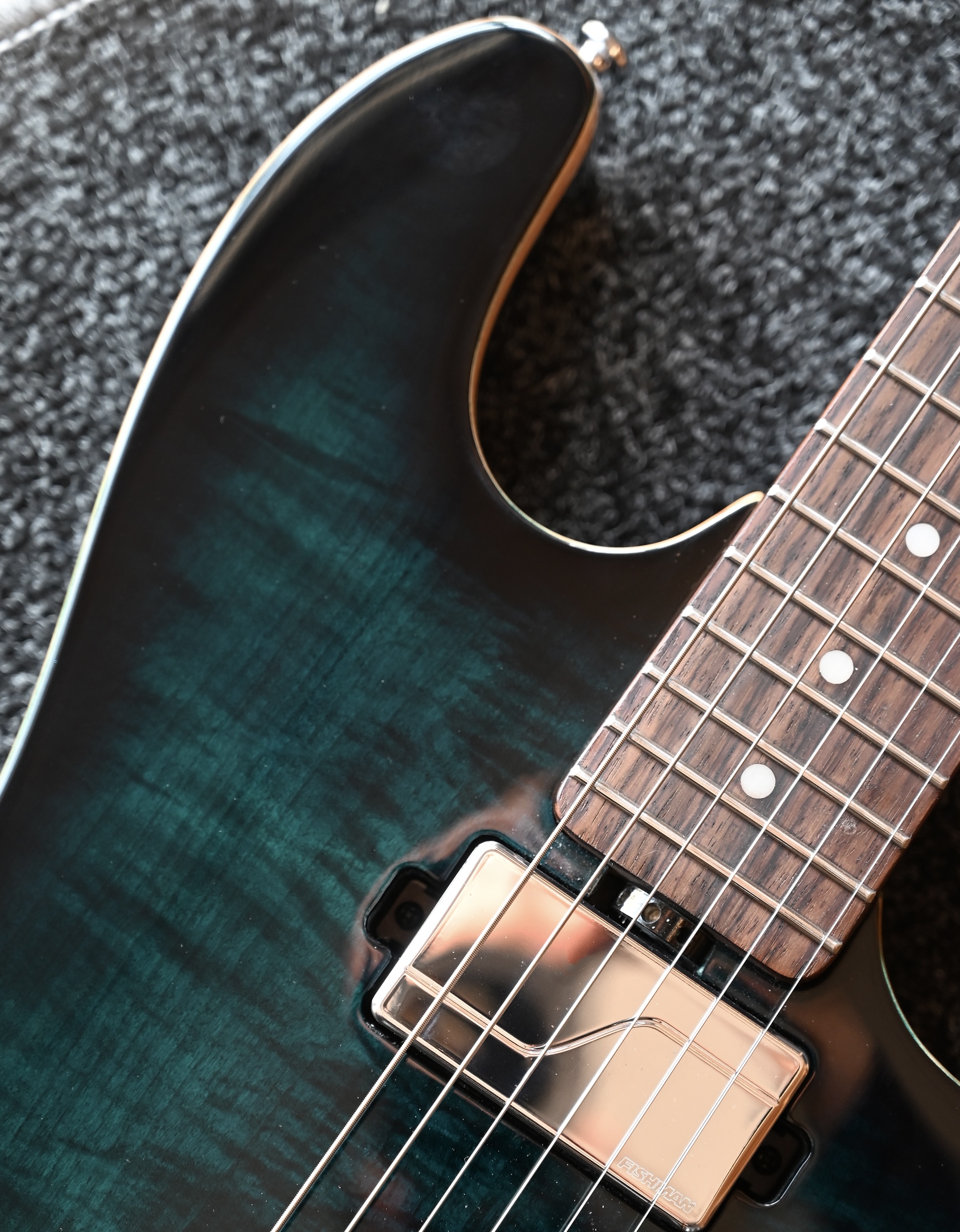 Электрогитара Sterling Sabre in Deep Blue Burst - купить в "Гитарном Клубе"