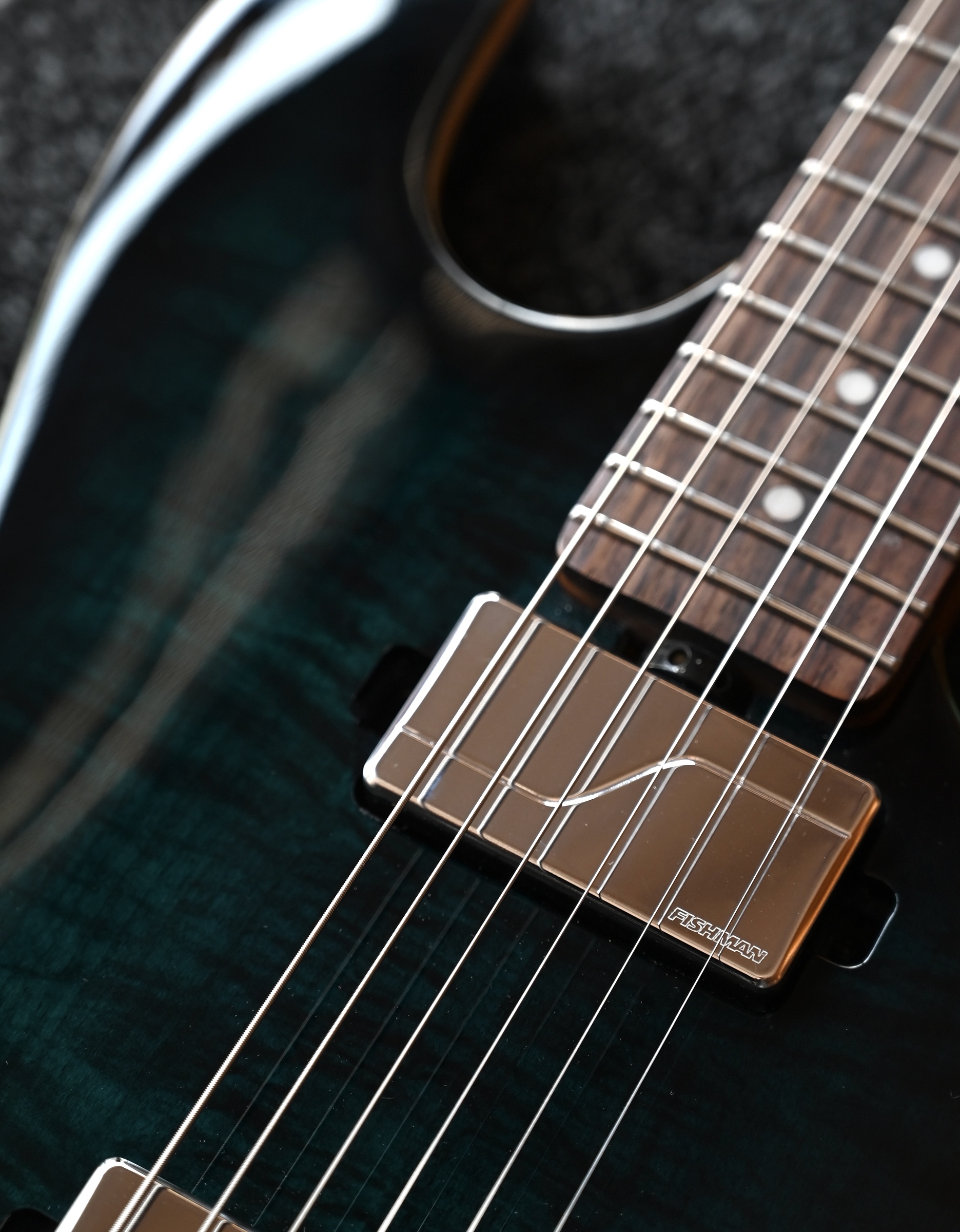 Электрогитара Sterling Sabre in Deep Blue Burst - купить в "Гитарном Клубе"