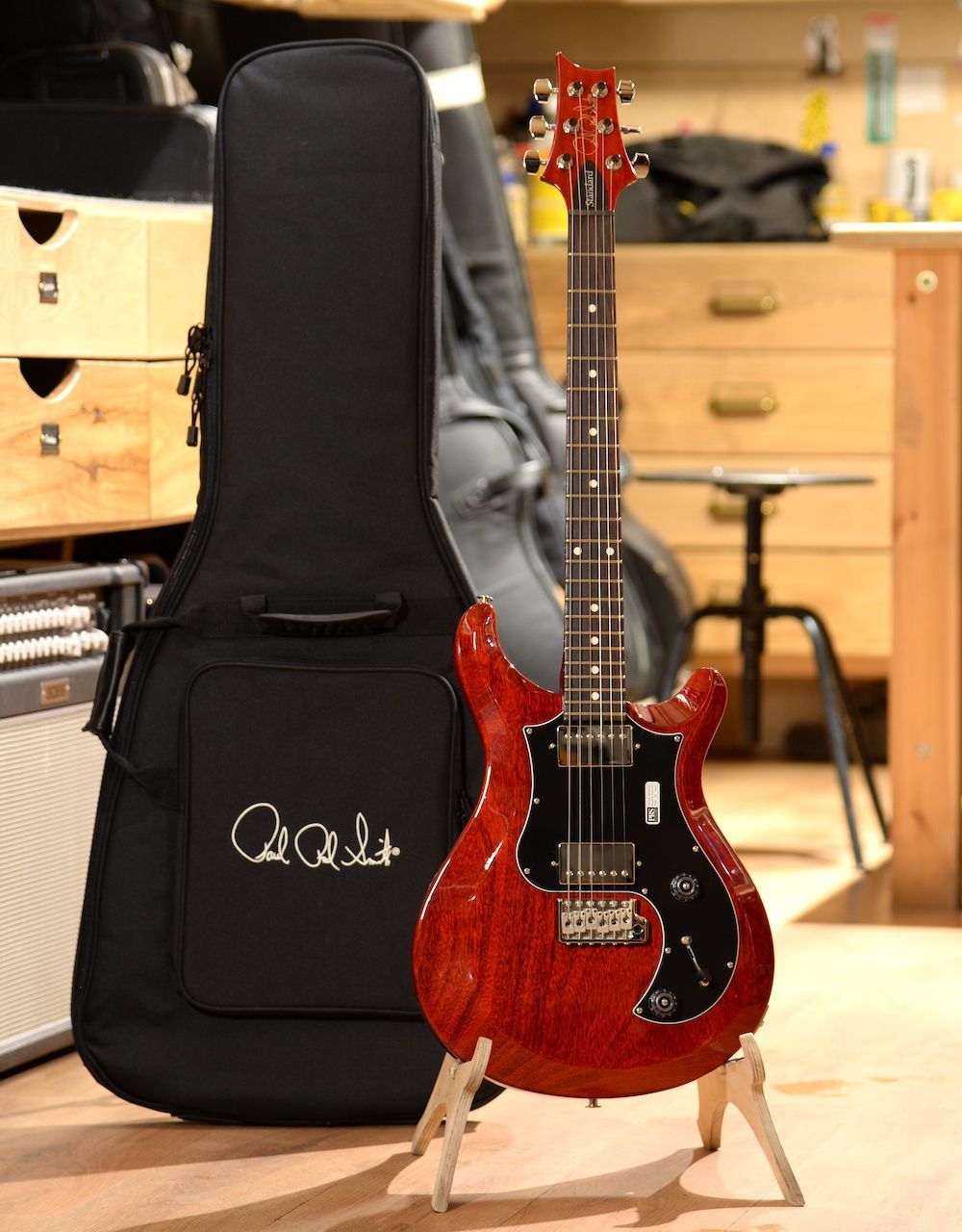 Электрогитара PRS S2 STANDARD 22 DOTS VINTAGE CHERRY - купить в "Гитарном Клубе"