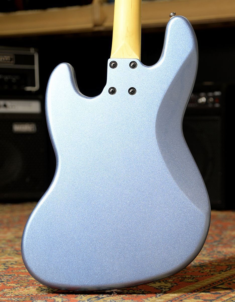Бас-гитара G&L Tribute JB Lake Placid Blue RW Poplar - купить в "Гитарном Клубе"