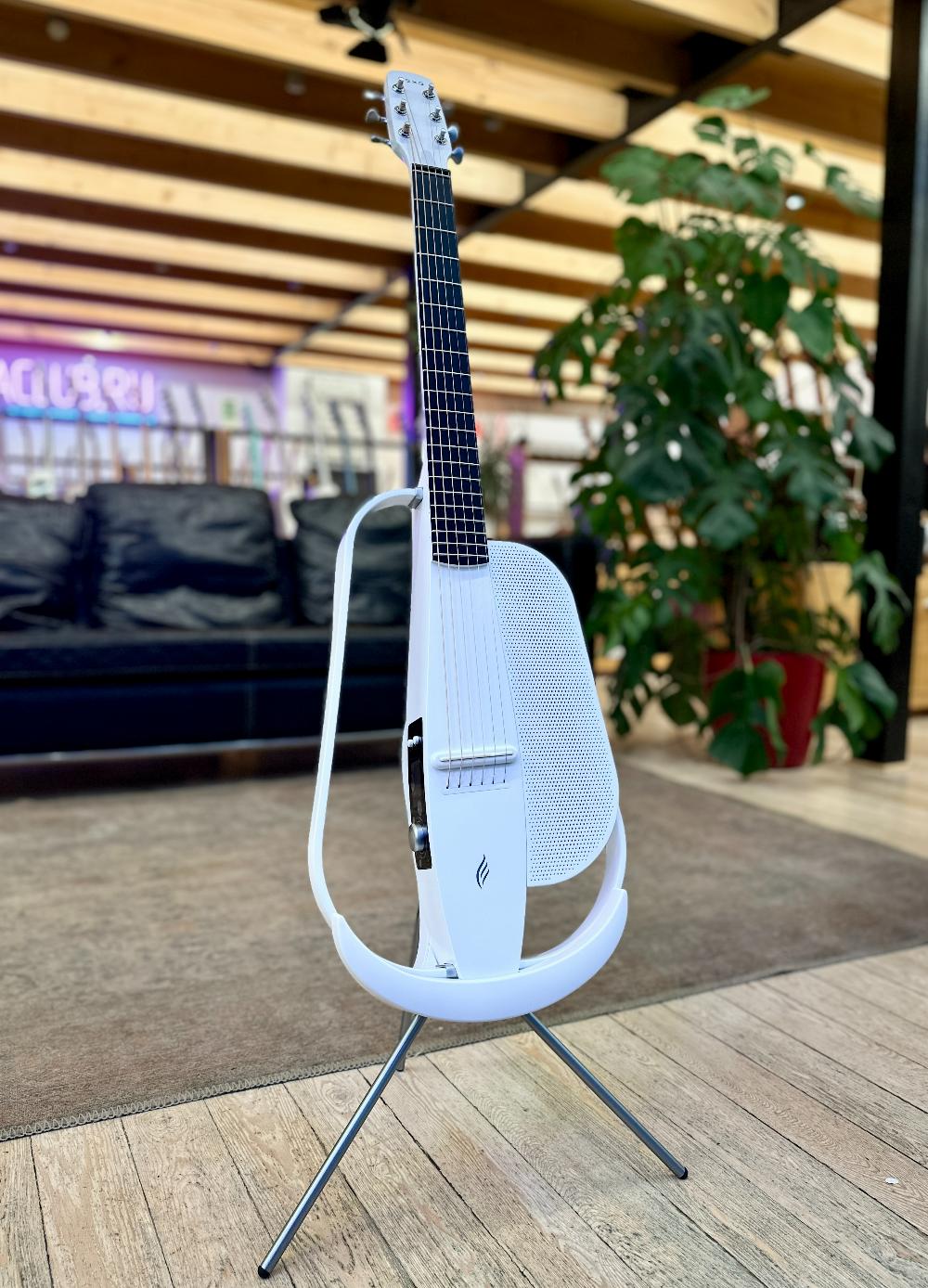 Трансакустическая гитара Enya NEXG 2/WH - купить в "Гитарном Клубе"