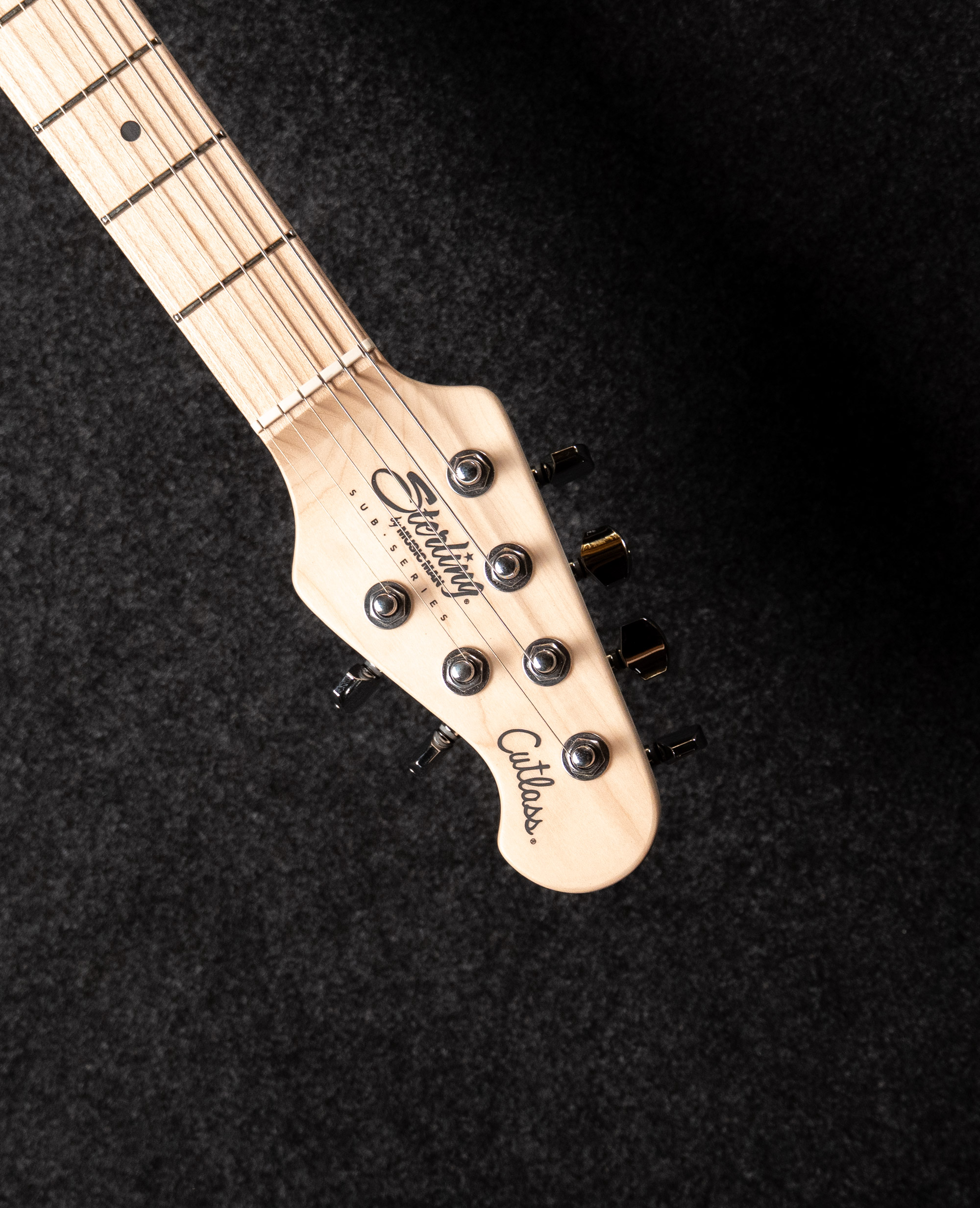 Электрогитара Sterling Cutlass SSS Daphne Blue - купить в "Гитарном Клубе"