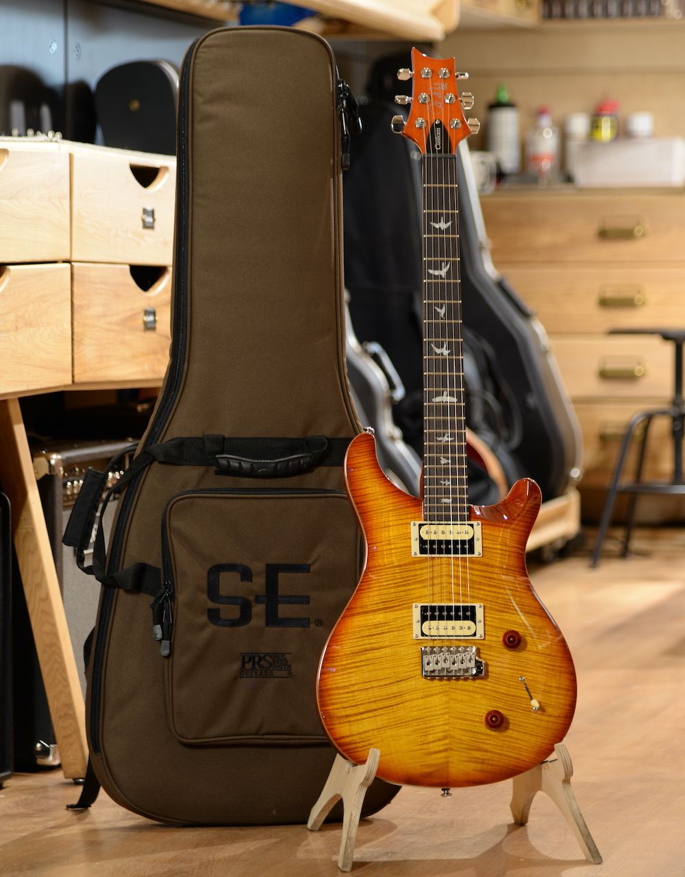 Электрогитара PRS SE CUSTOM 22 VINTAGE SUNBURST - купить в "Гитарном Клубе"