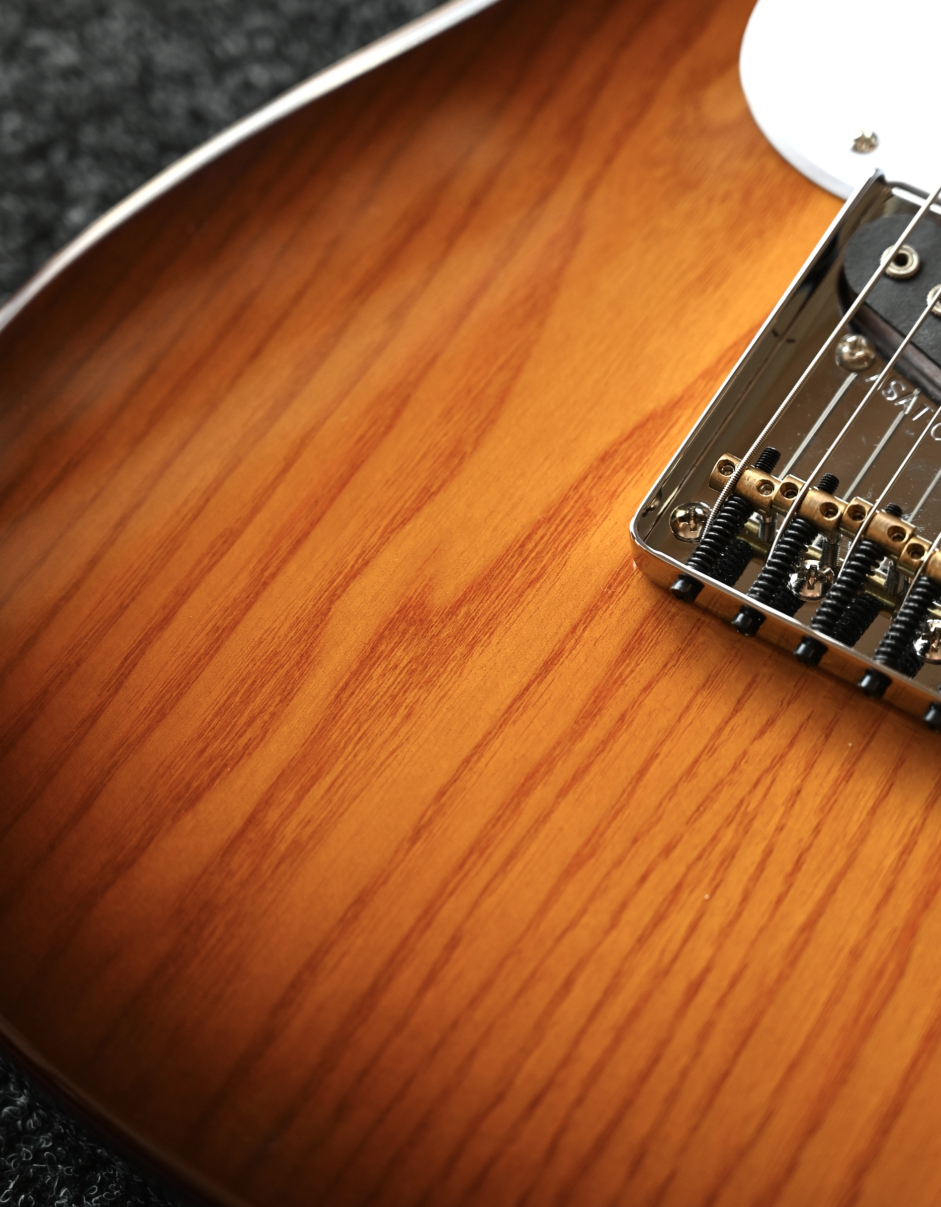 Электрогитара G&L Tribute ASAT Classic Tobacco Sunburst MP - купить в "Гитарном Клубе"